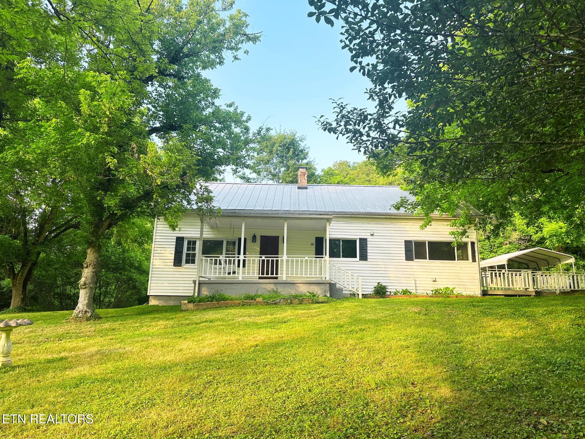 5936 Thorn Grove Pike Property Photo 1