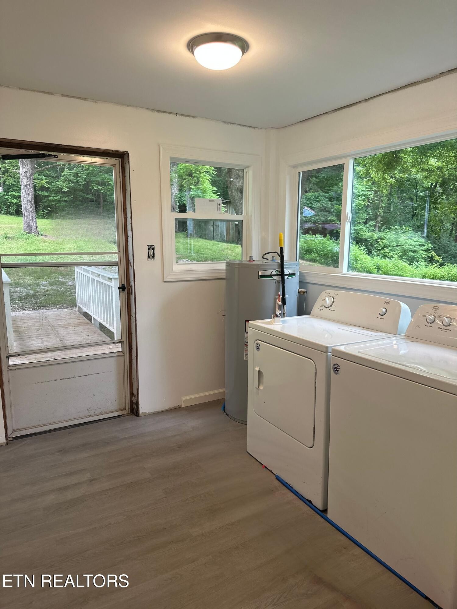 5936 Thorn Grove Pike Property Photo 7