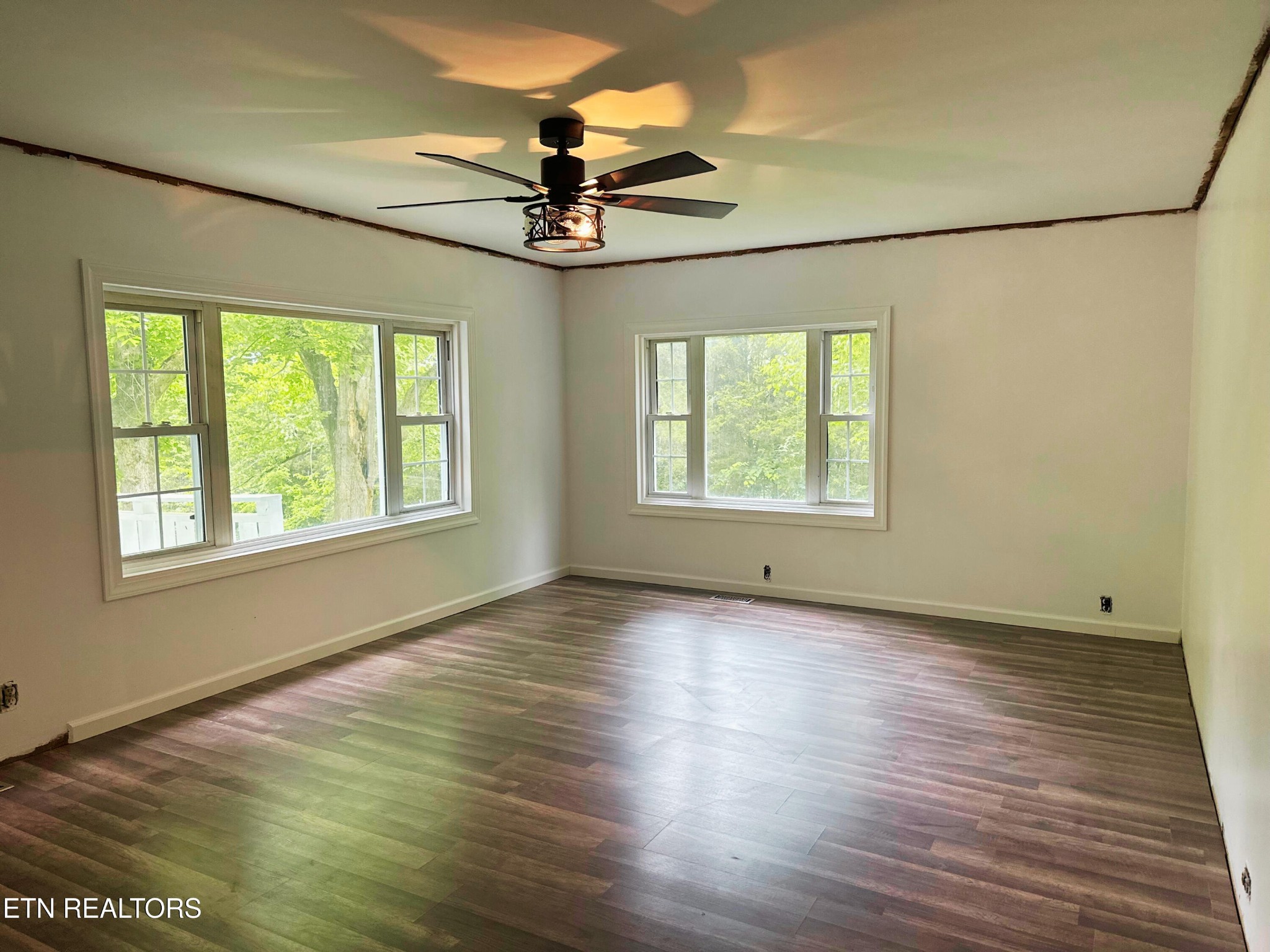 5936 Thorn Grove Pike Property Photo 8