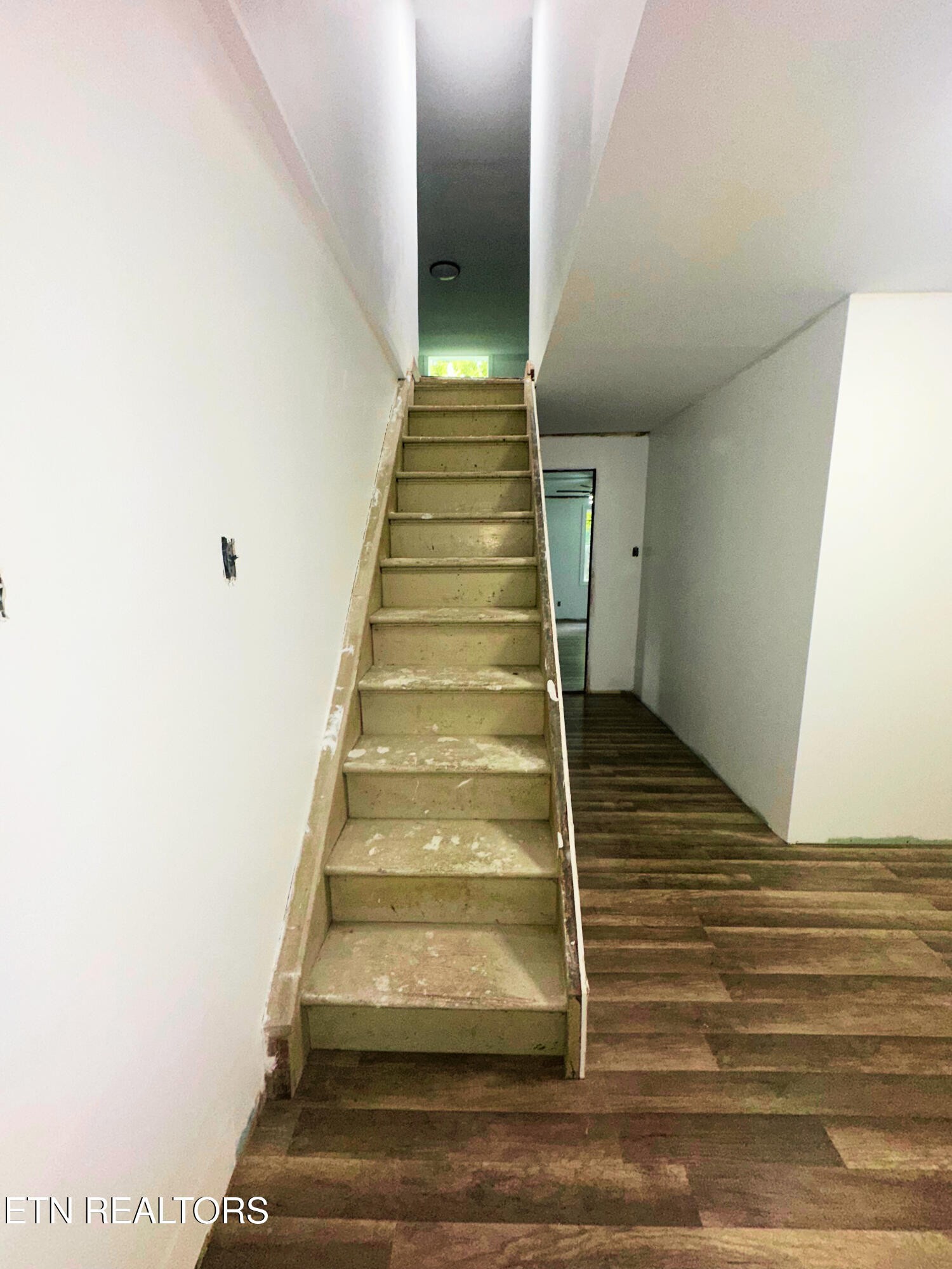 5936 Thorn Grove Pike Property Photo 15