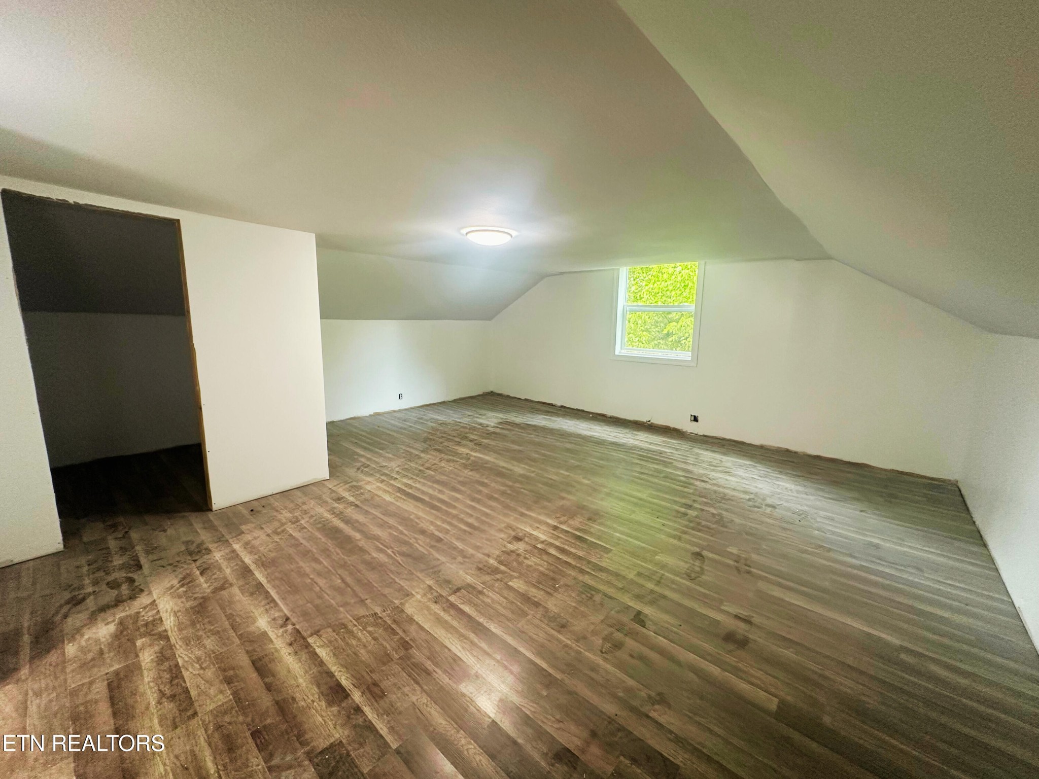 5936 Thorn Grove Pike Property Photo 16