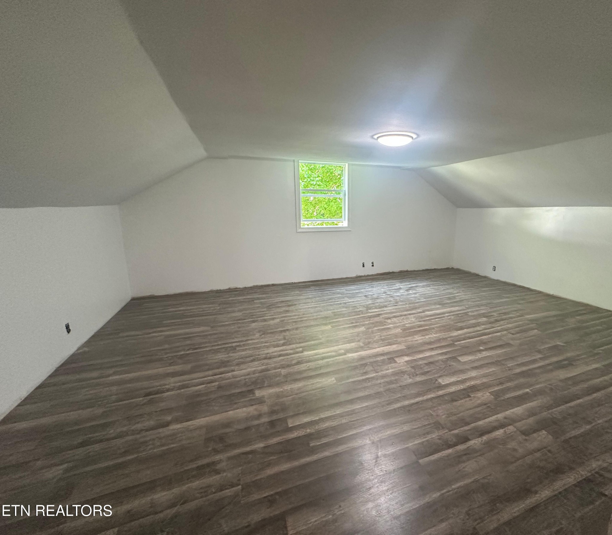 5936 Thorn Grove Pike Property Photo 17