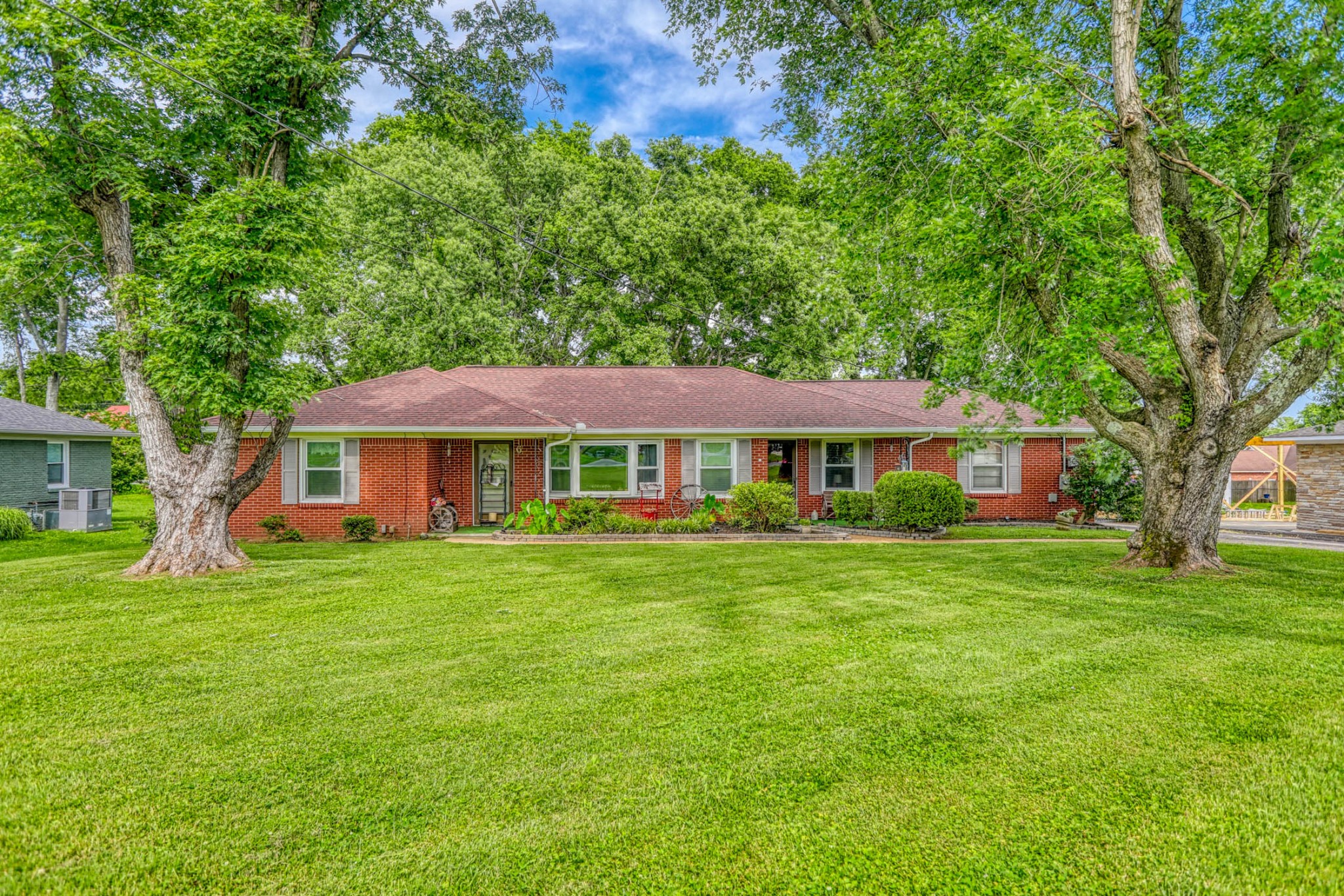 411 Richland Cir Property Photo 1