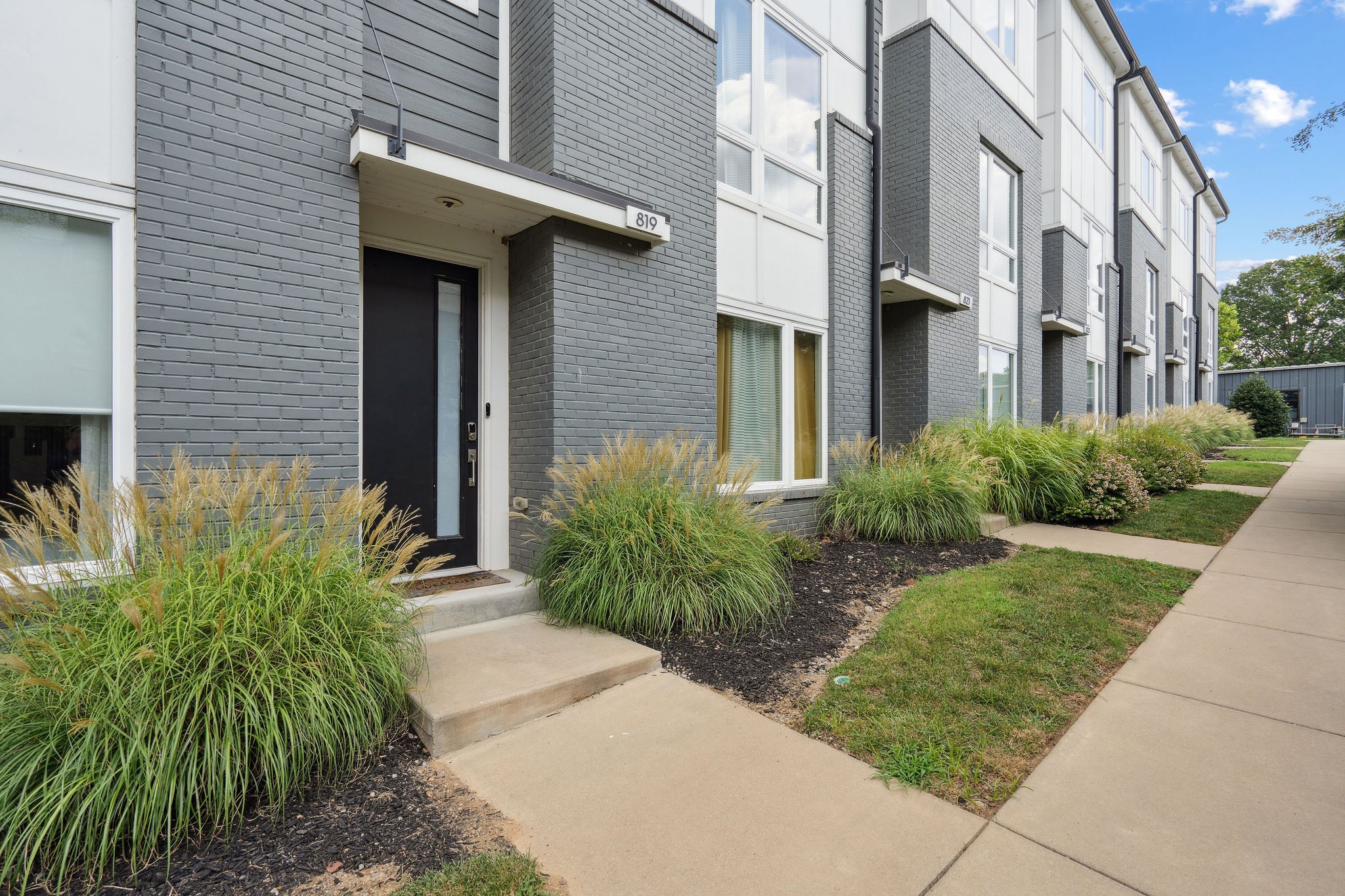 819 Vibe Pl Property Photo 1