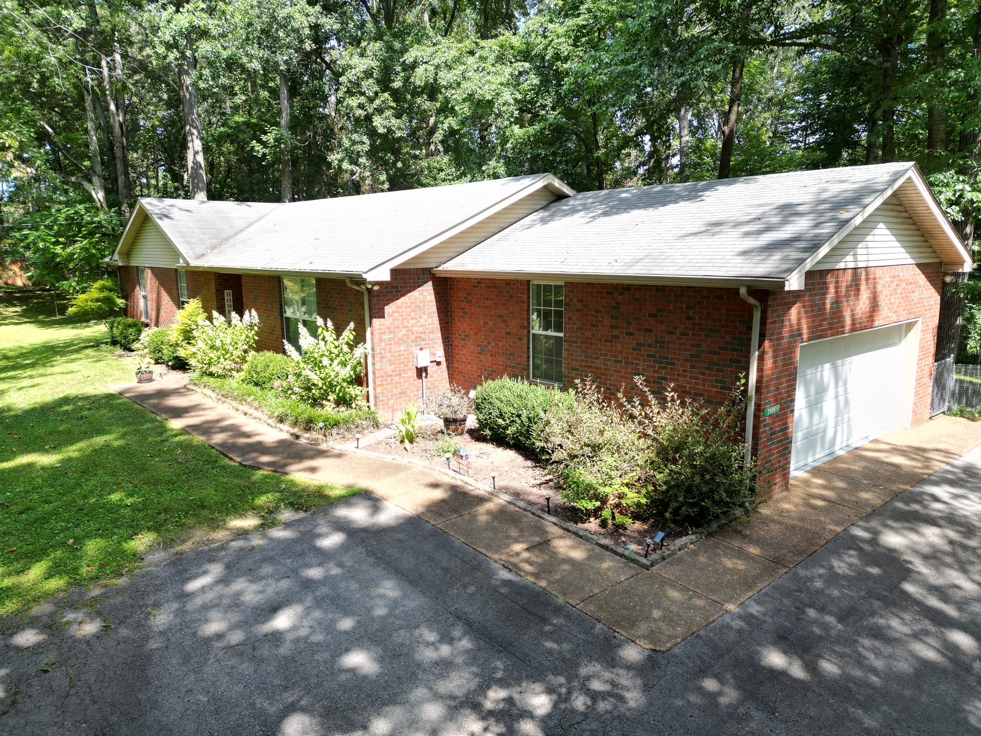 7115 Littlejohn Ln Property Photo 1