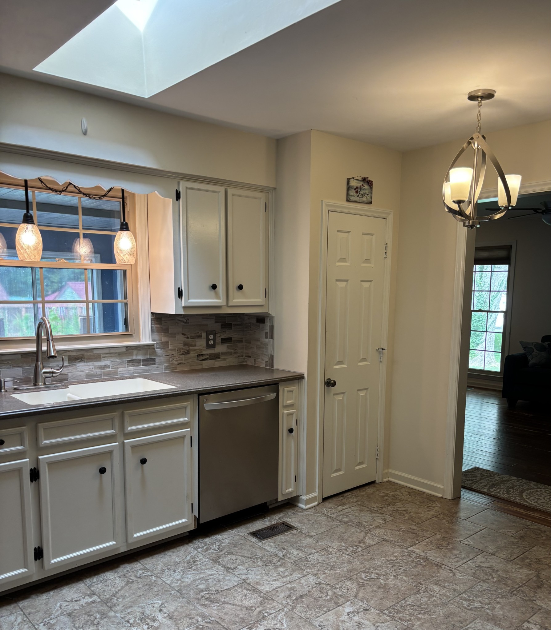 515 Crocus Ct Property Photo 6