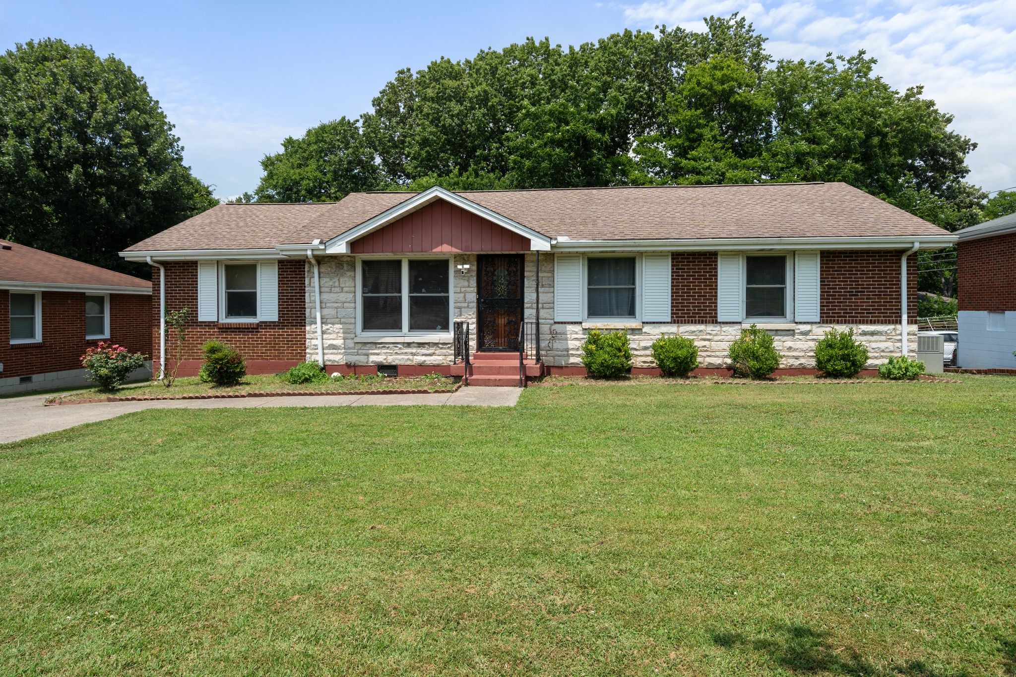 518 American Rd Property Photo 1
