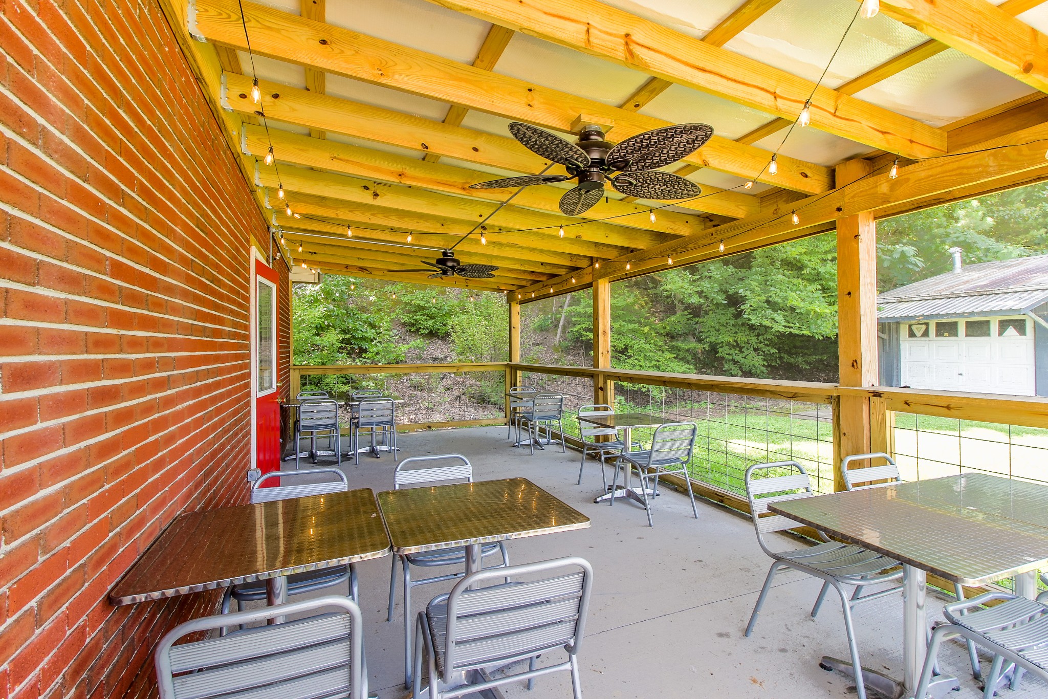 506 W Main St Property Photo 7