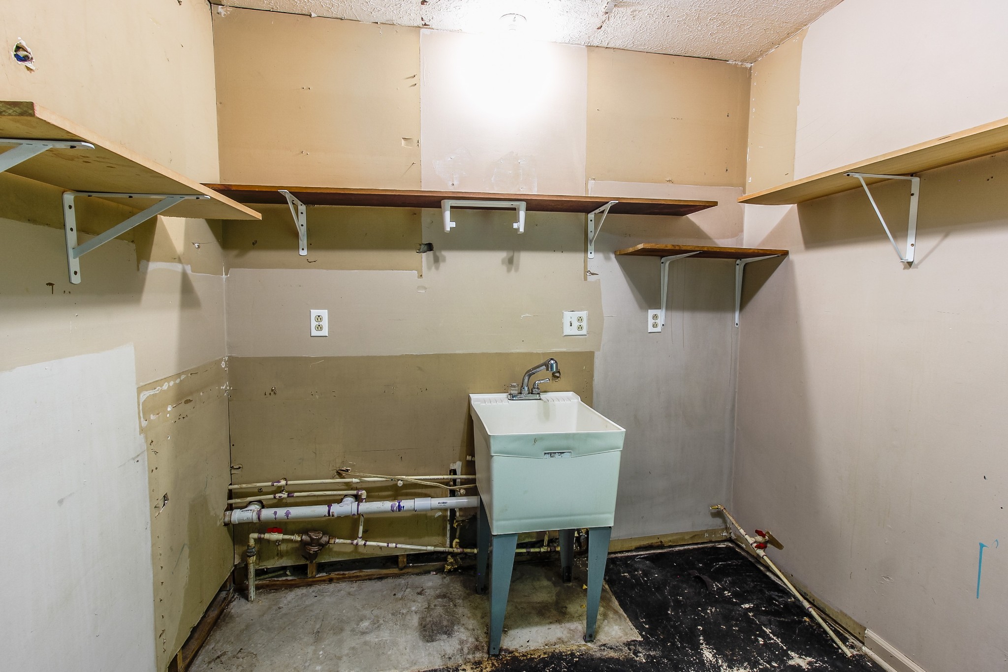 506 W Main St Property Photo 24