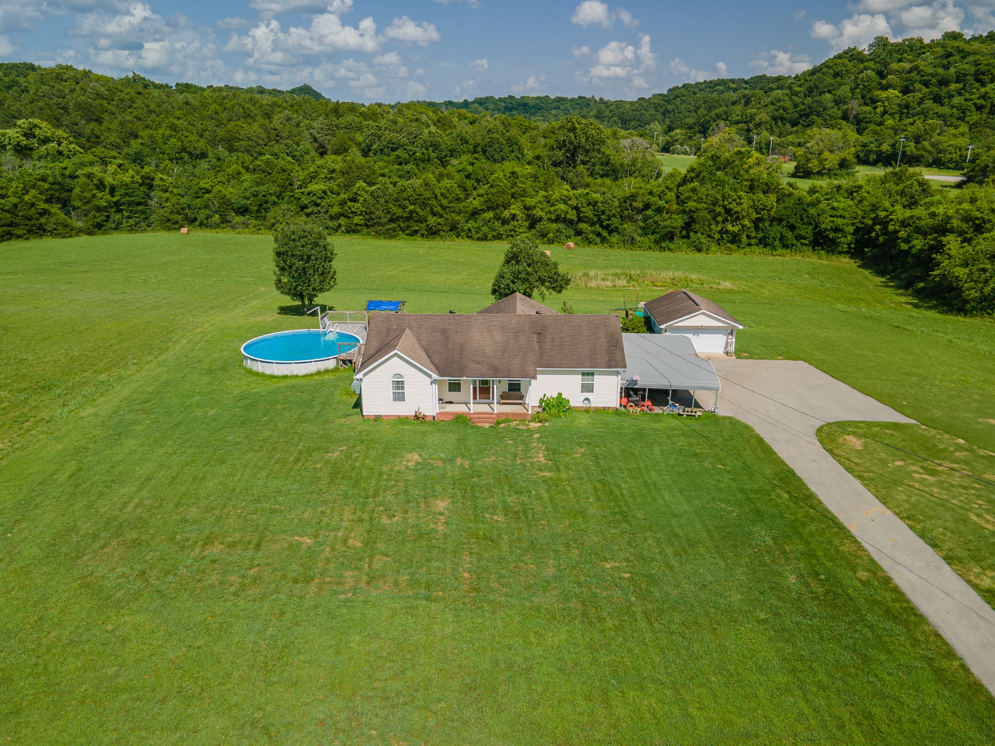 1060 Evans Rd Property Photo 1