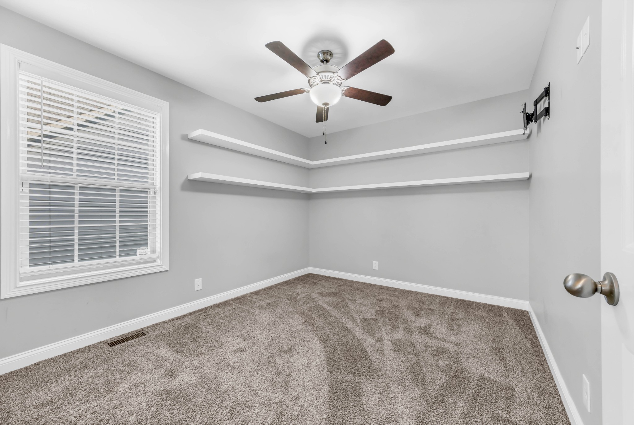 626 Snowshoe Ln Property Photo 23