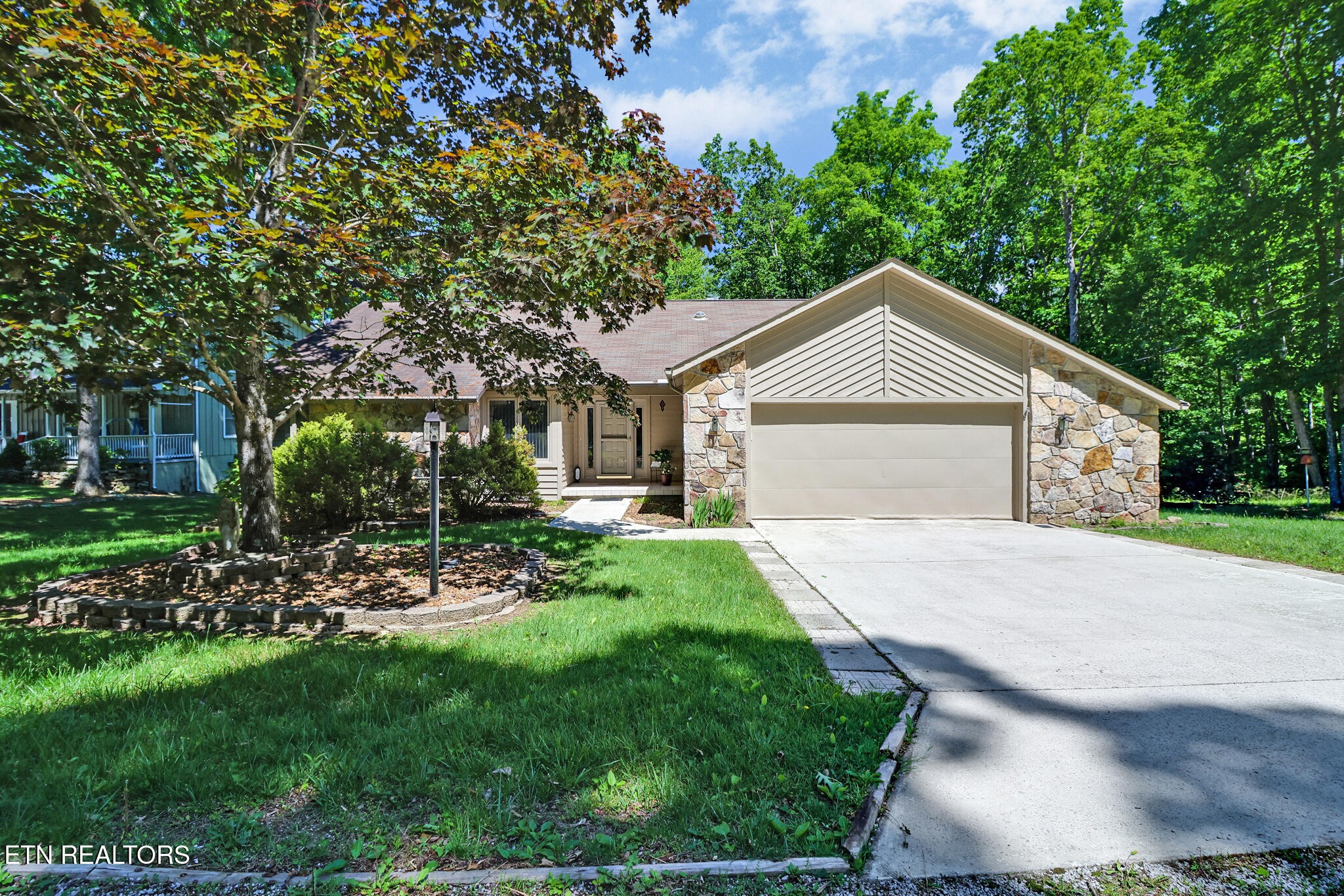 116 Rolling Green Drive Property Photo 1