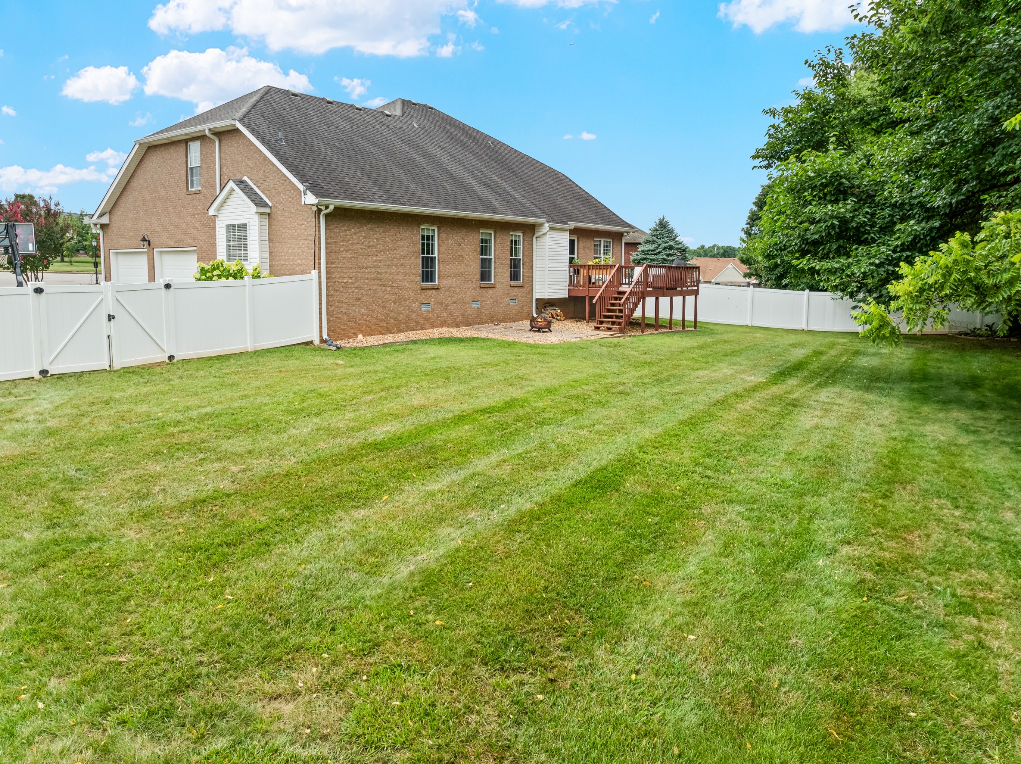 405 Elderberry Dr Property Photo 8