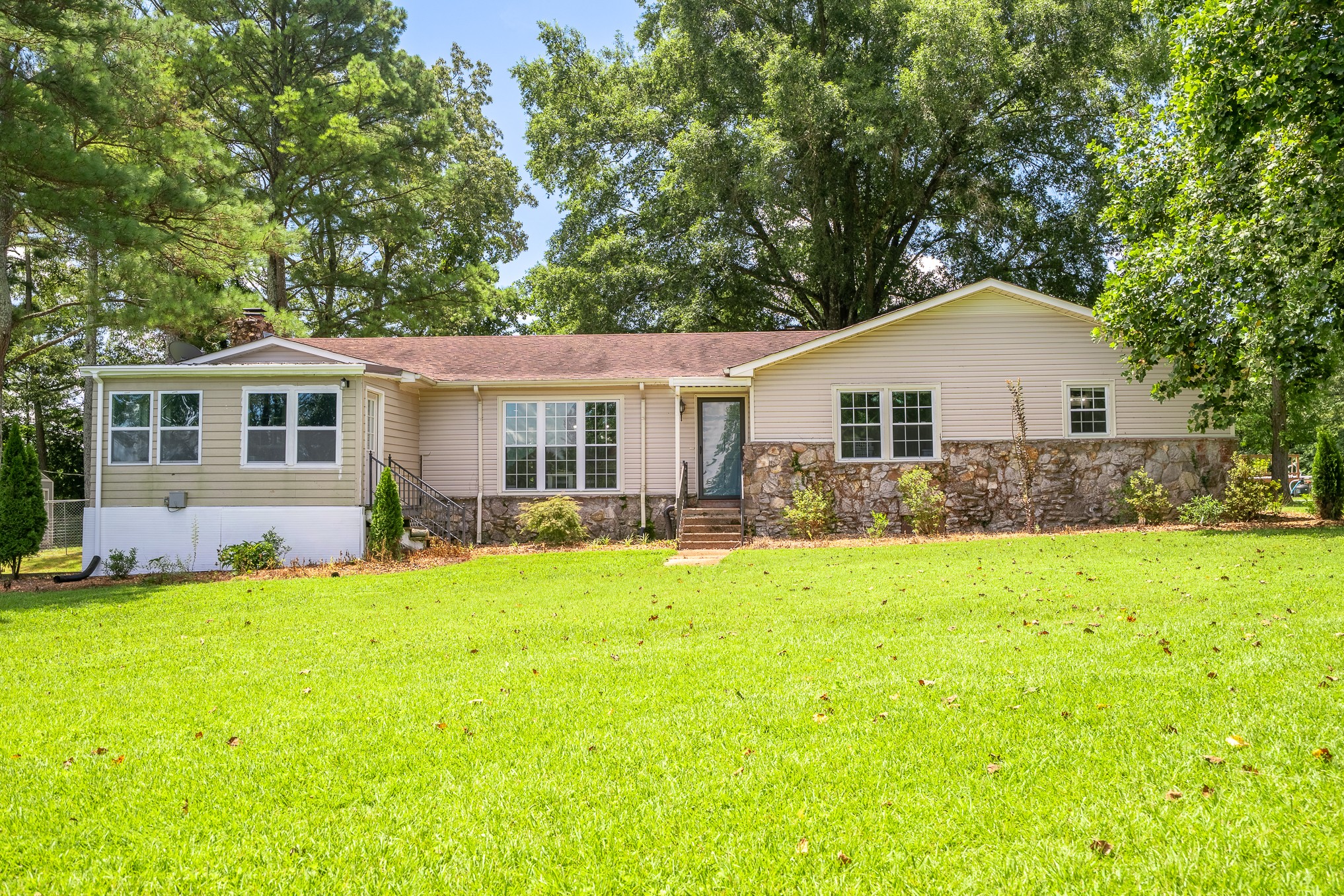 405 Walden Rd