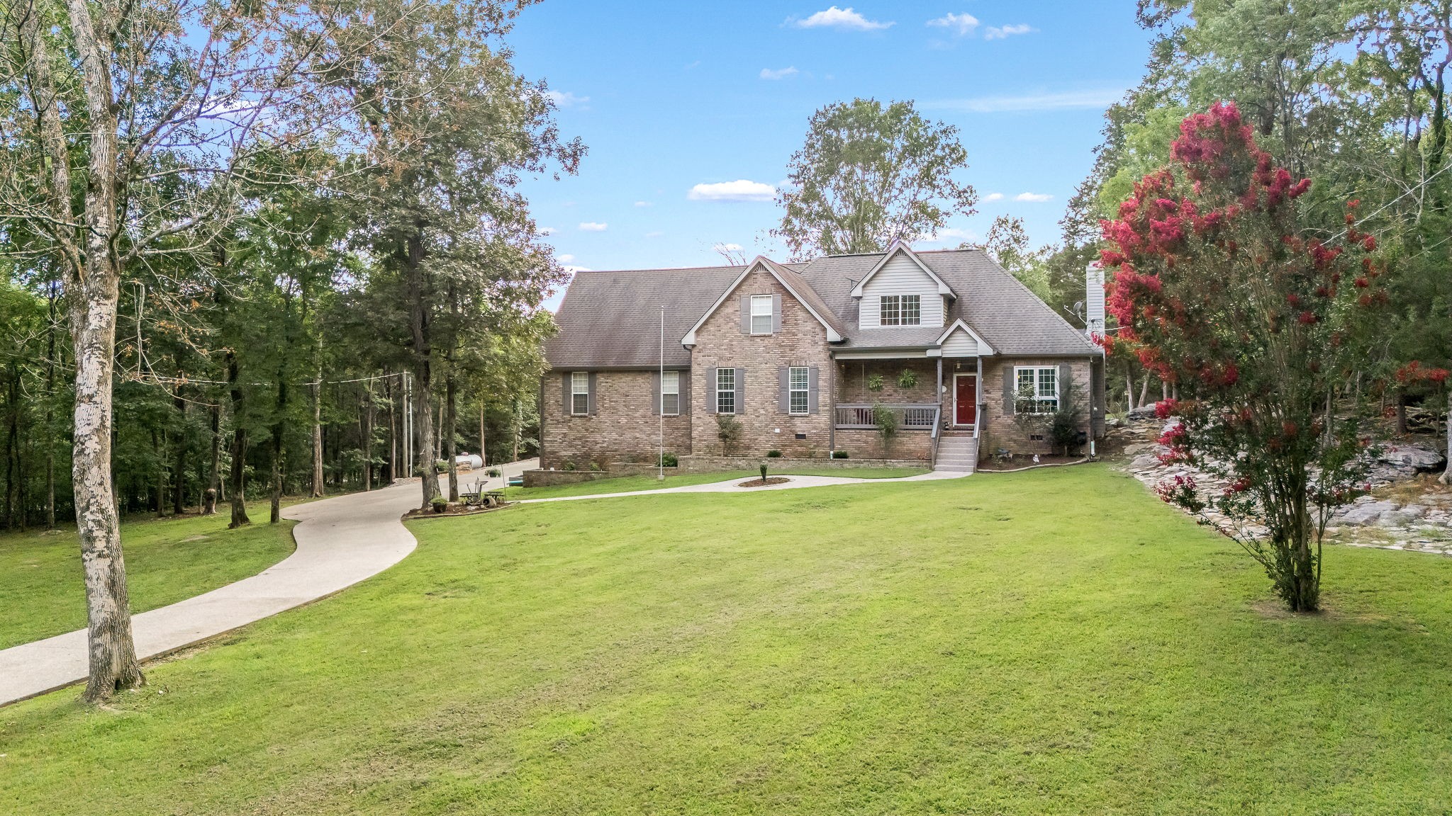 5398 Woods Edge Dr Property Photo 1