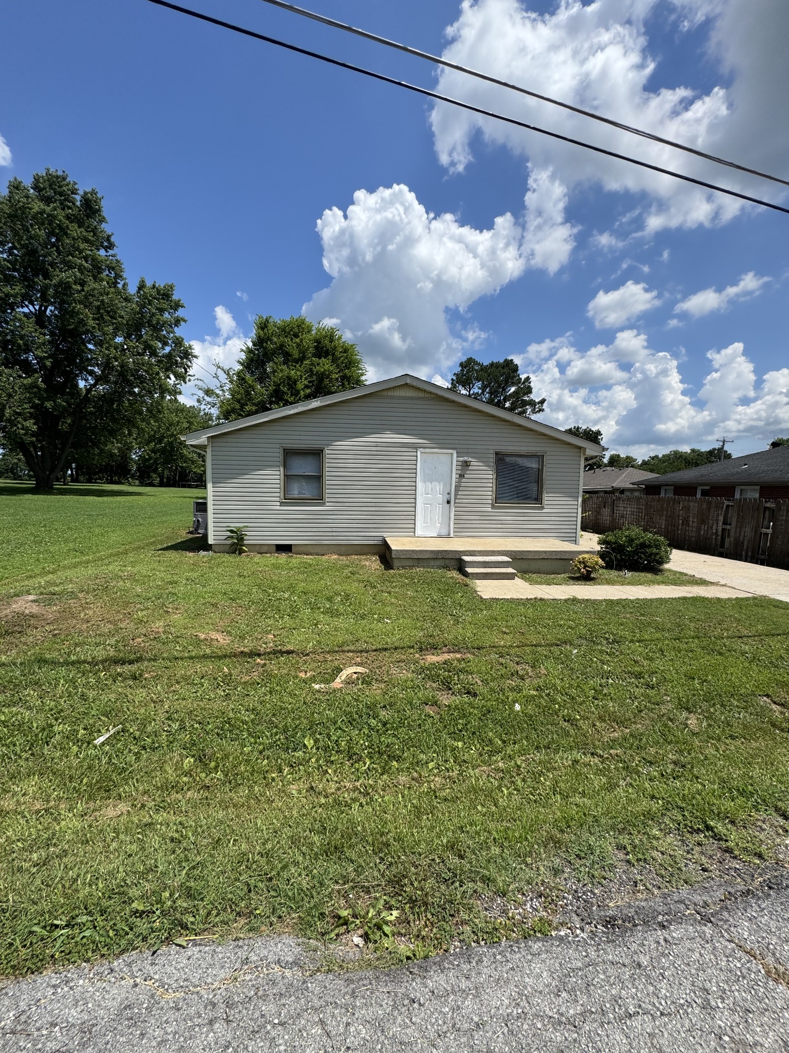 106 Dickerson Ln Property Photo 1