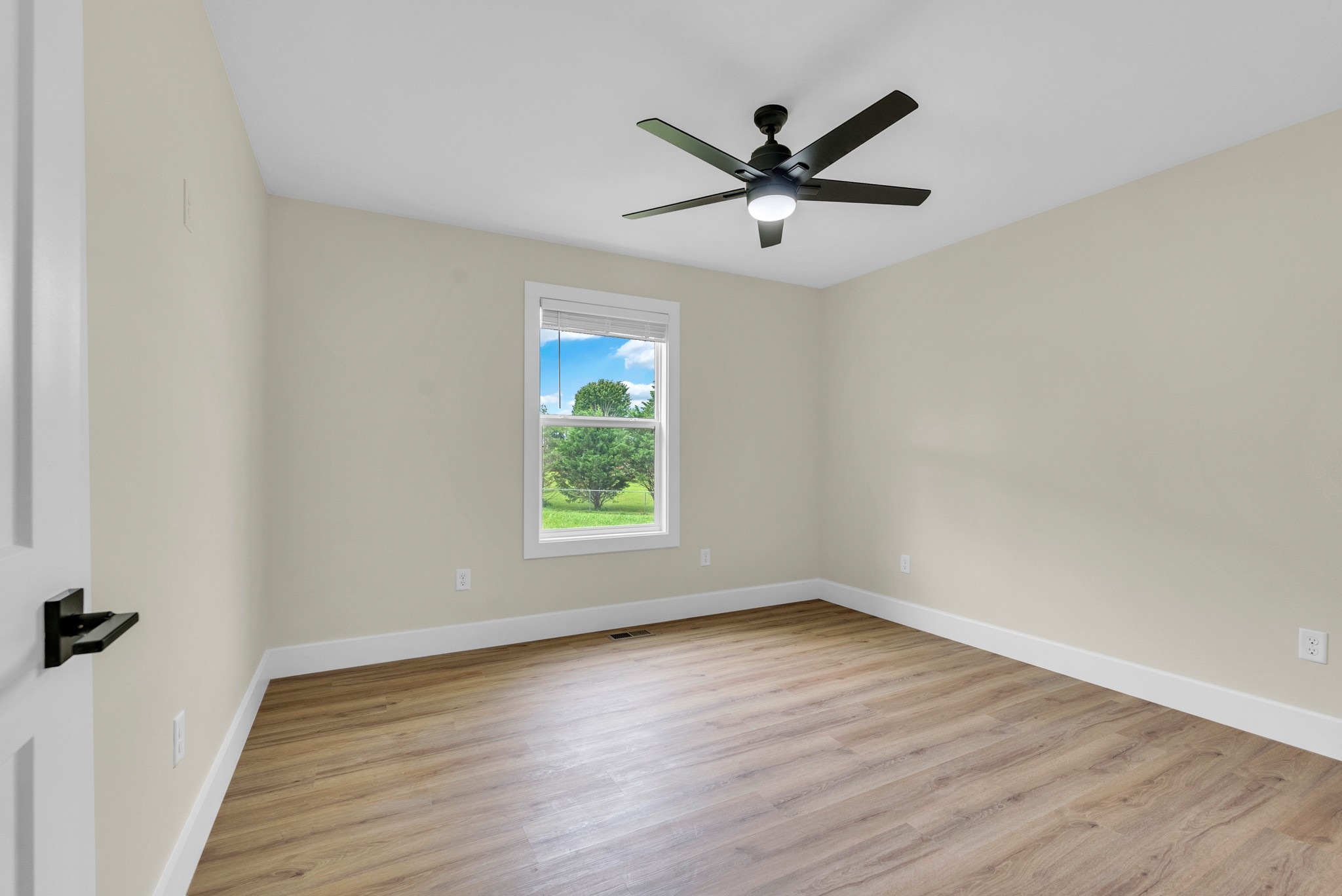 288 Westwood Dr Property Photo 23