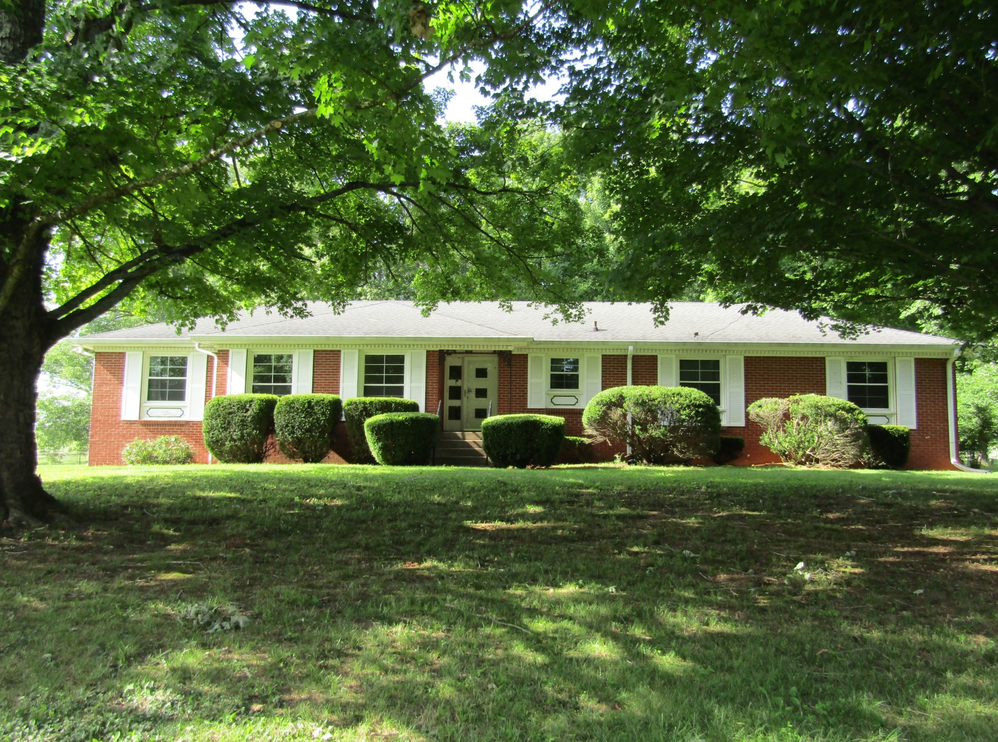 2108 Powell Ln Property Photo 1