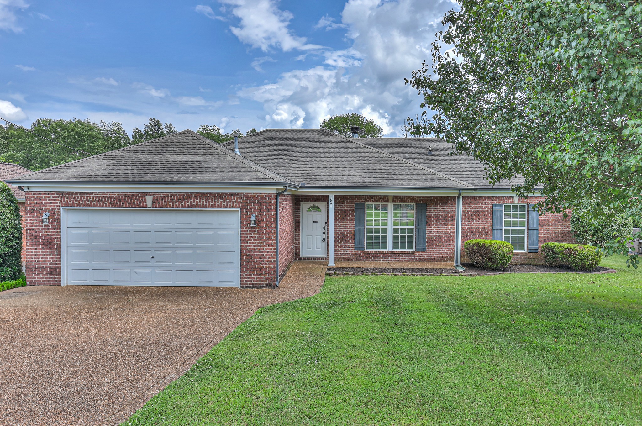 631 Woodburn Dr Property Photo 1