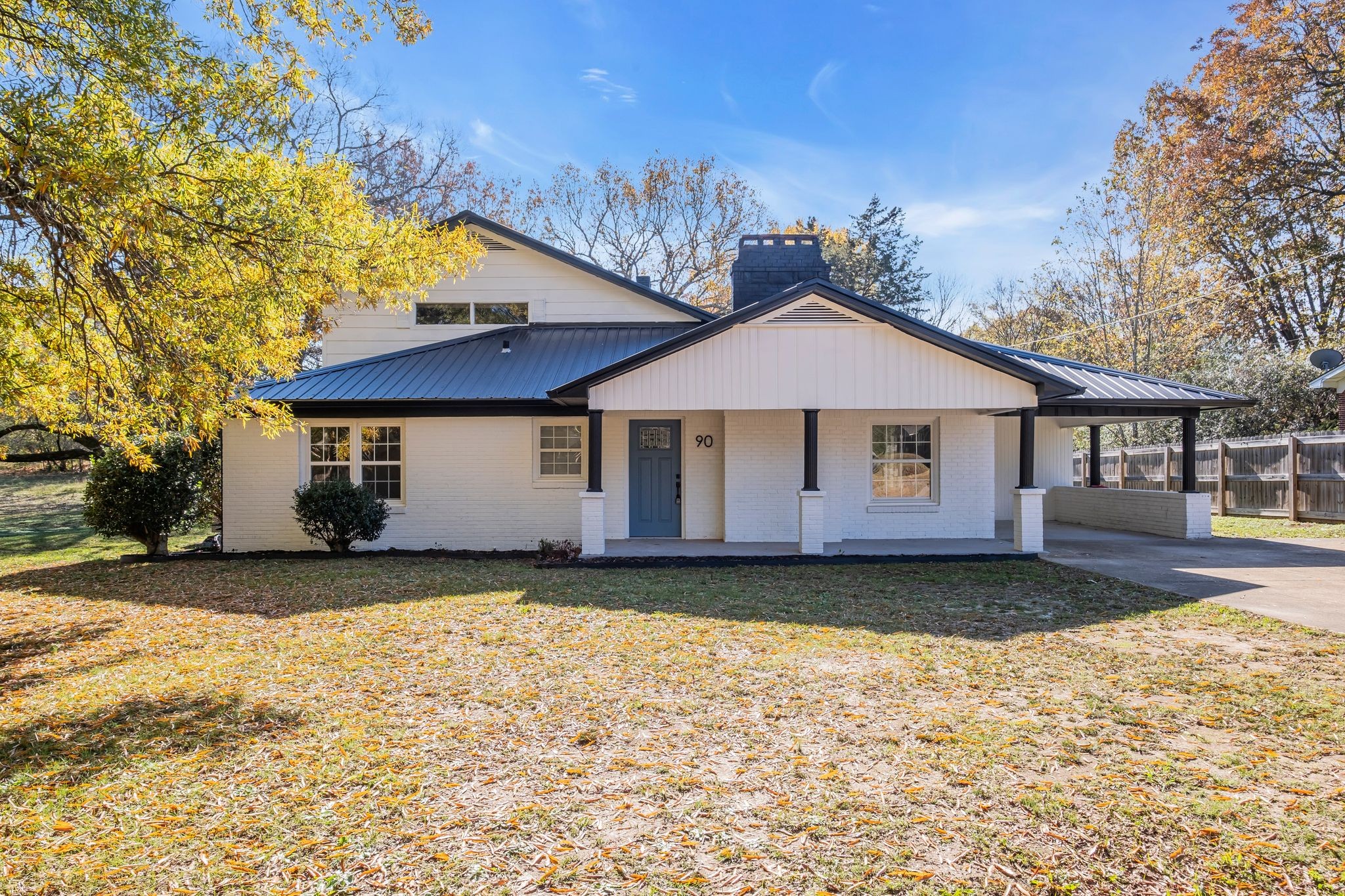 90 Shaw Ln Property Photo 1