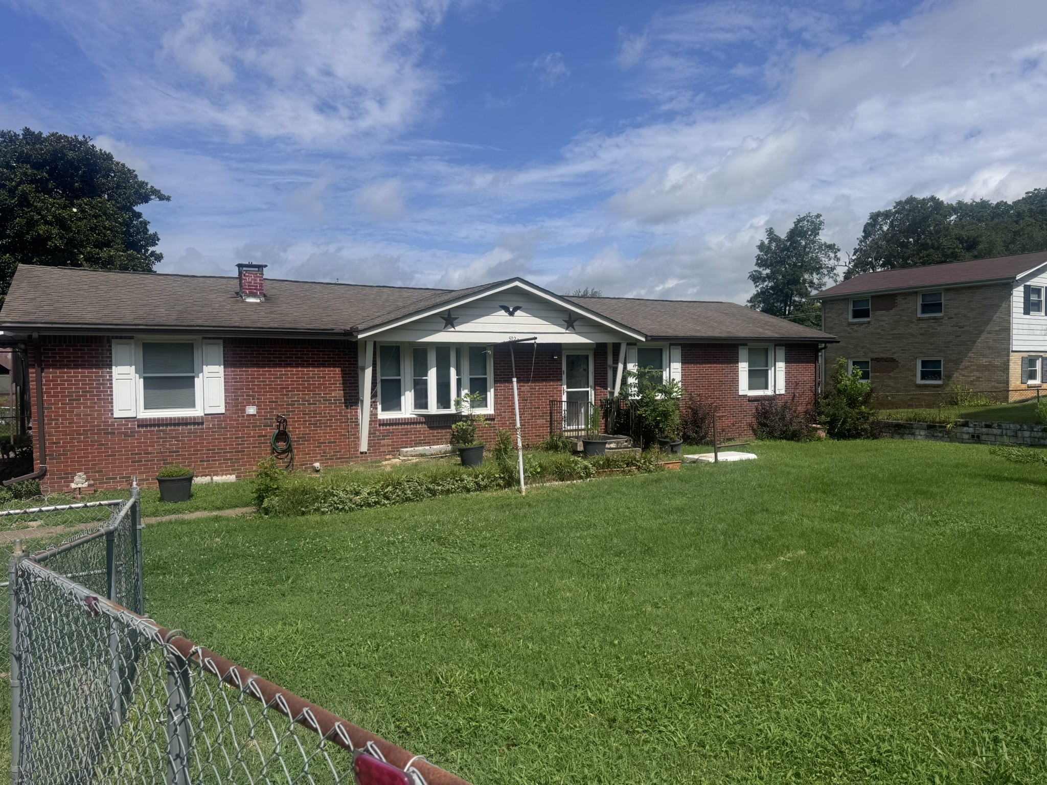 502 Woodbury Dr Property Photo 1