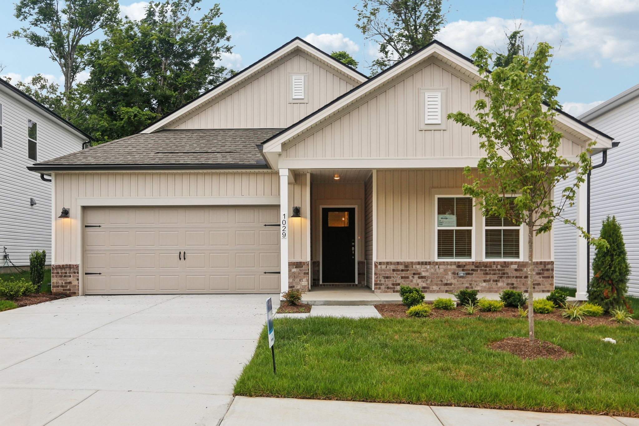 921 Calvin Ct Property Photo 1