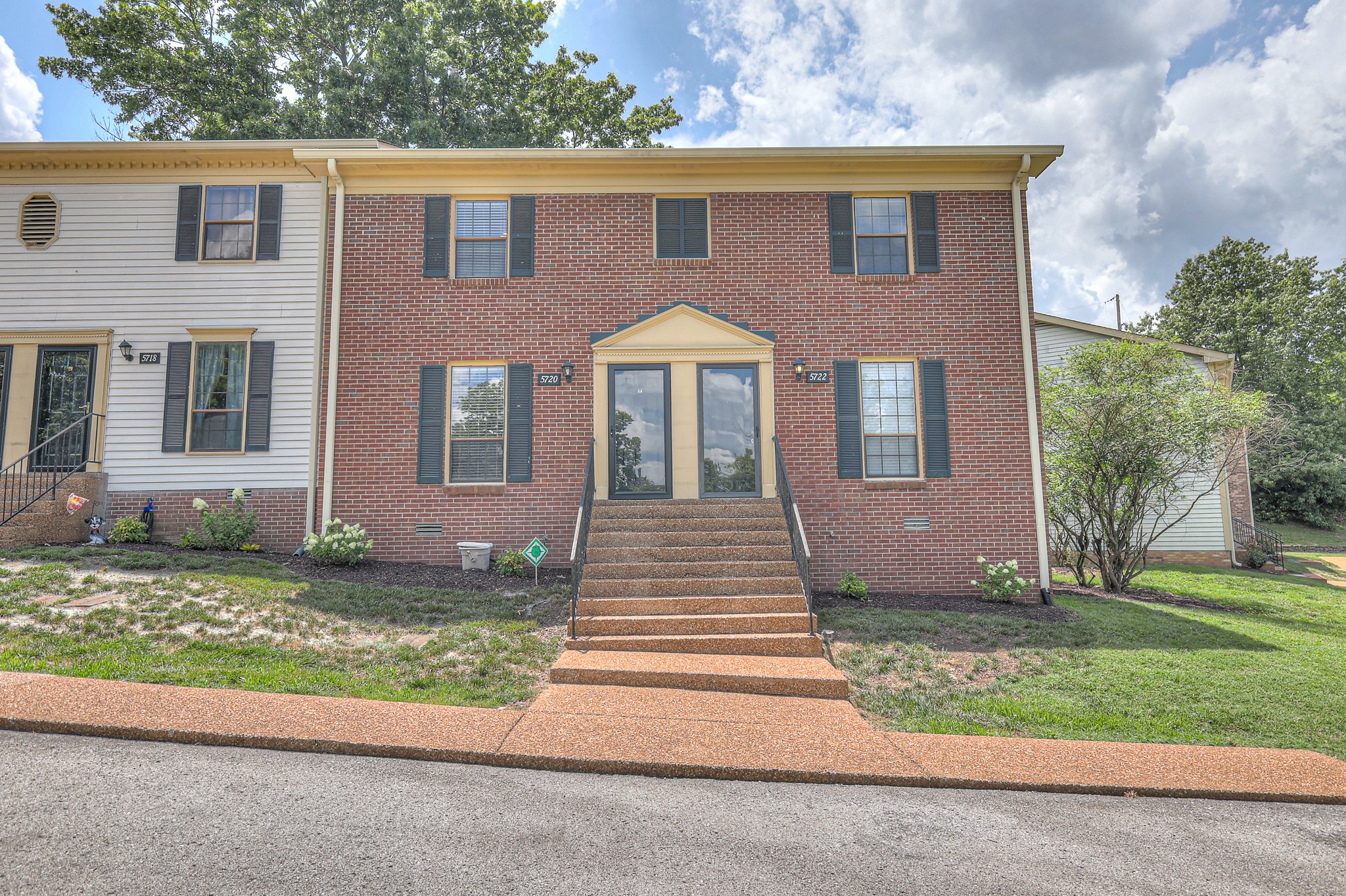 5720 Stone Brook Dr Property Photo 1