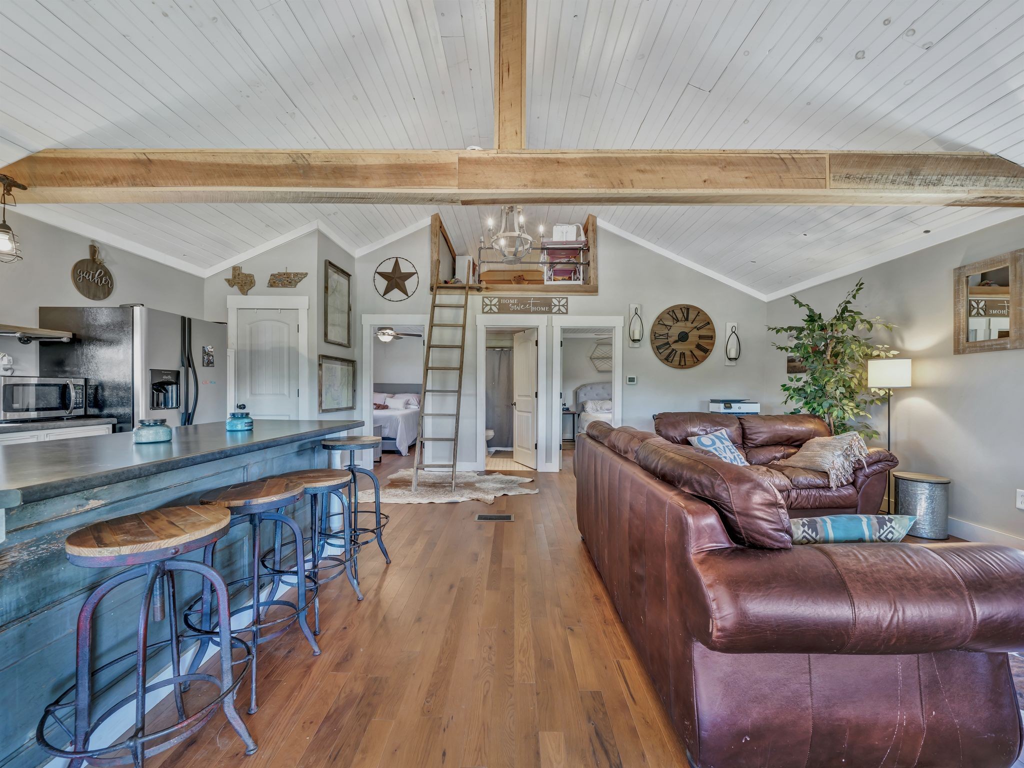 168 Mackin Rd Property Photo 6