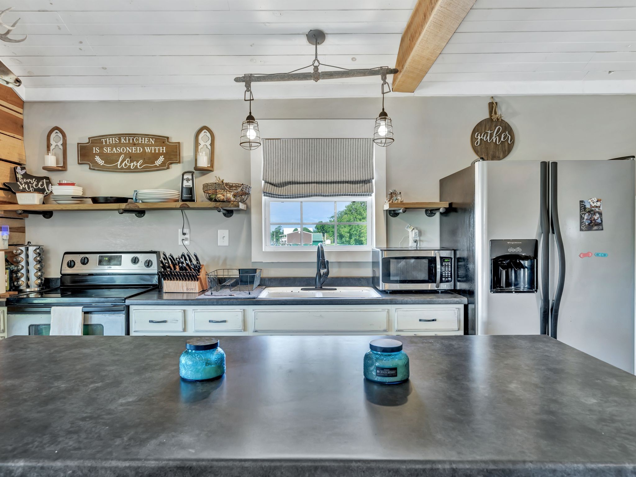 168 Mackin Rd Property Photo 7