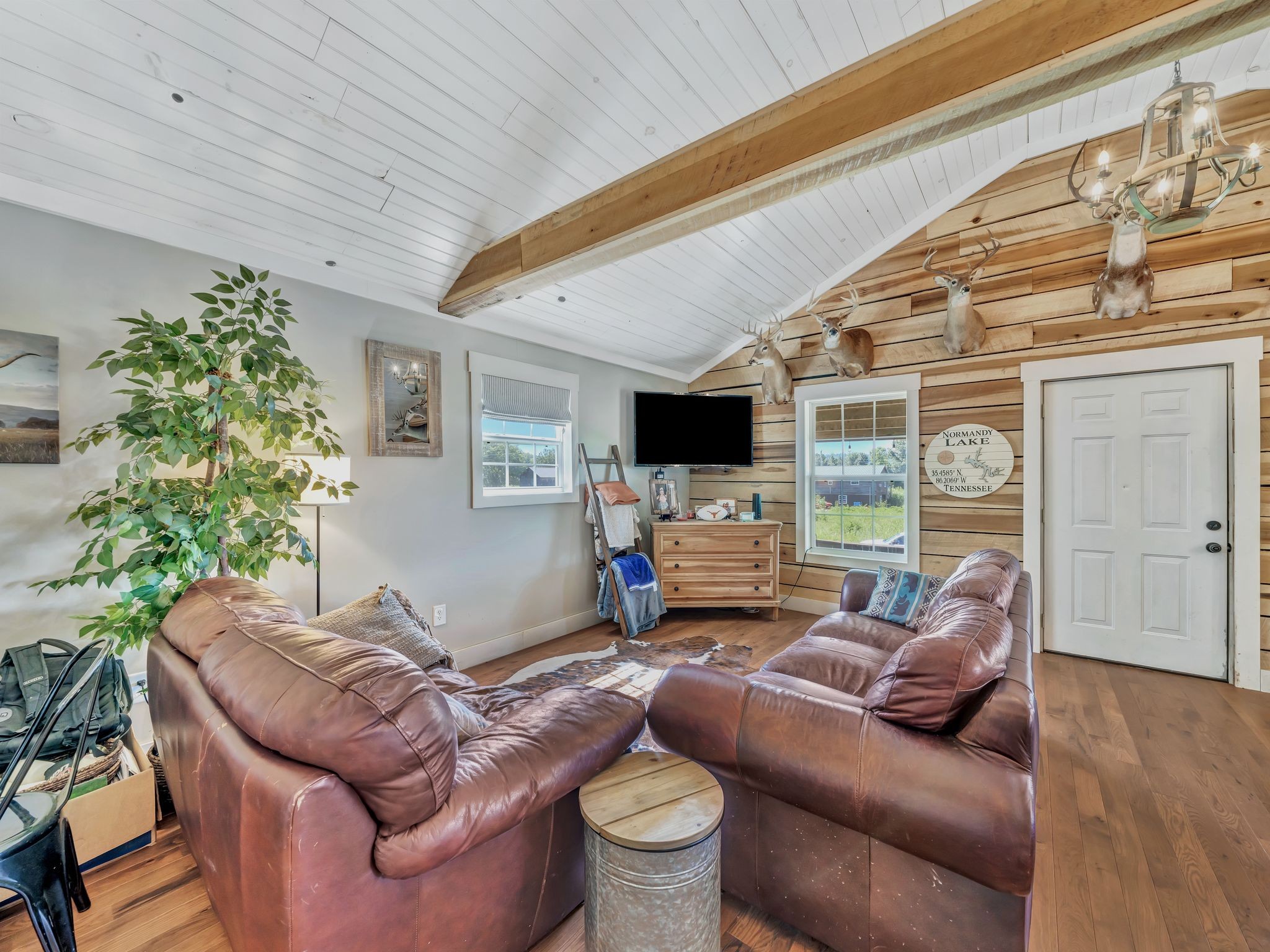 168 Mackin Rd Property Photo 9