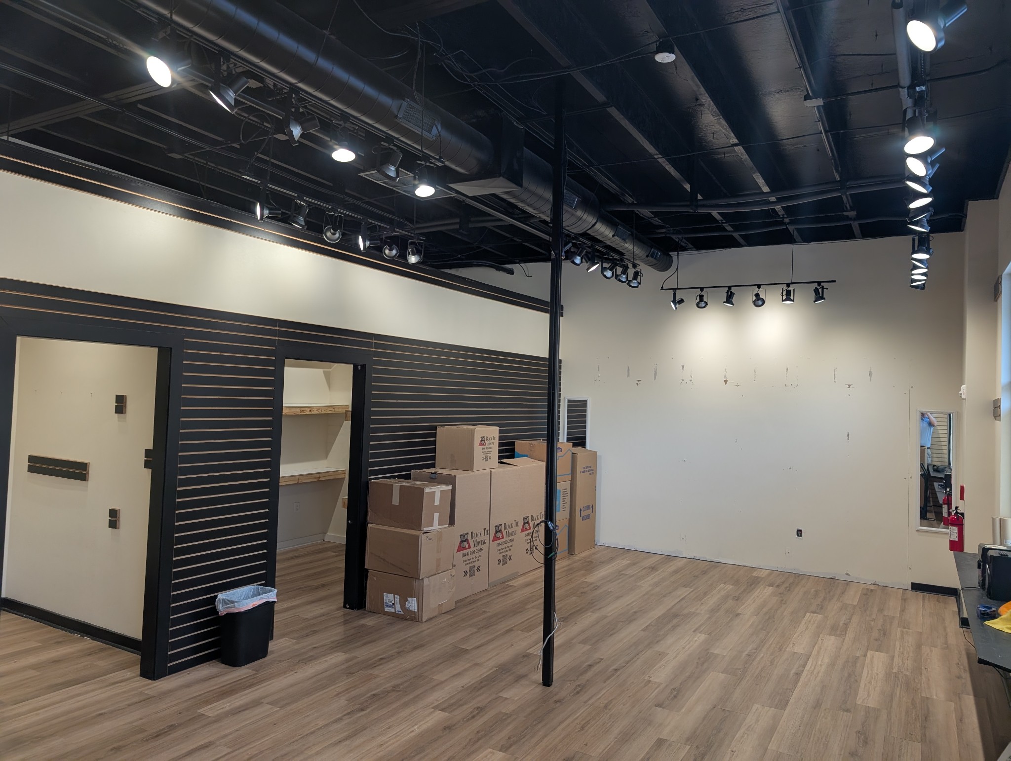 2238 N Mt Juliet Rd Property Photo 2