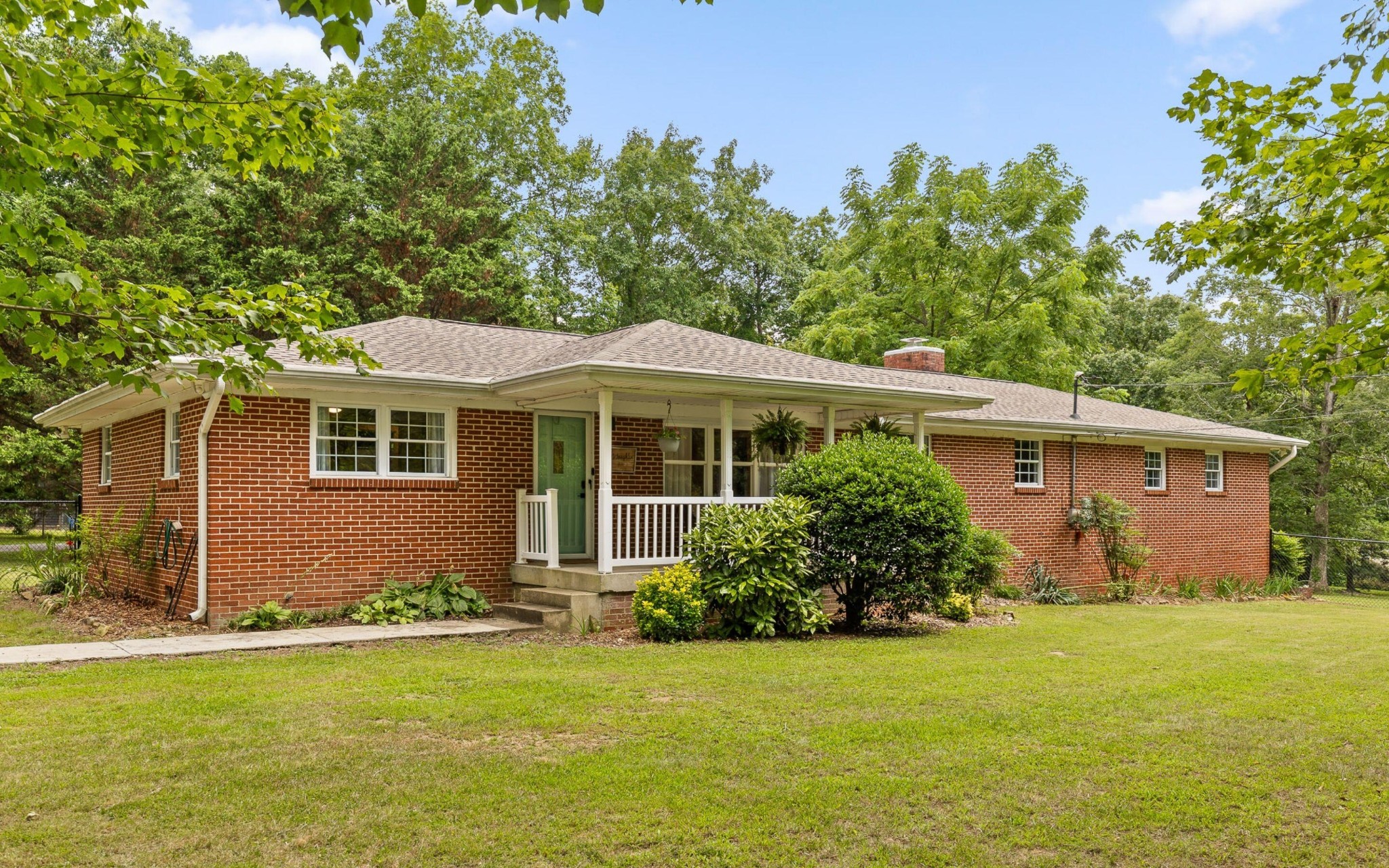 3014 Edgewood Drive Property Photo 1