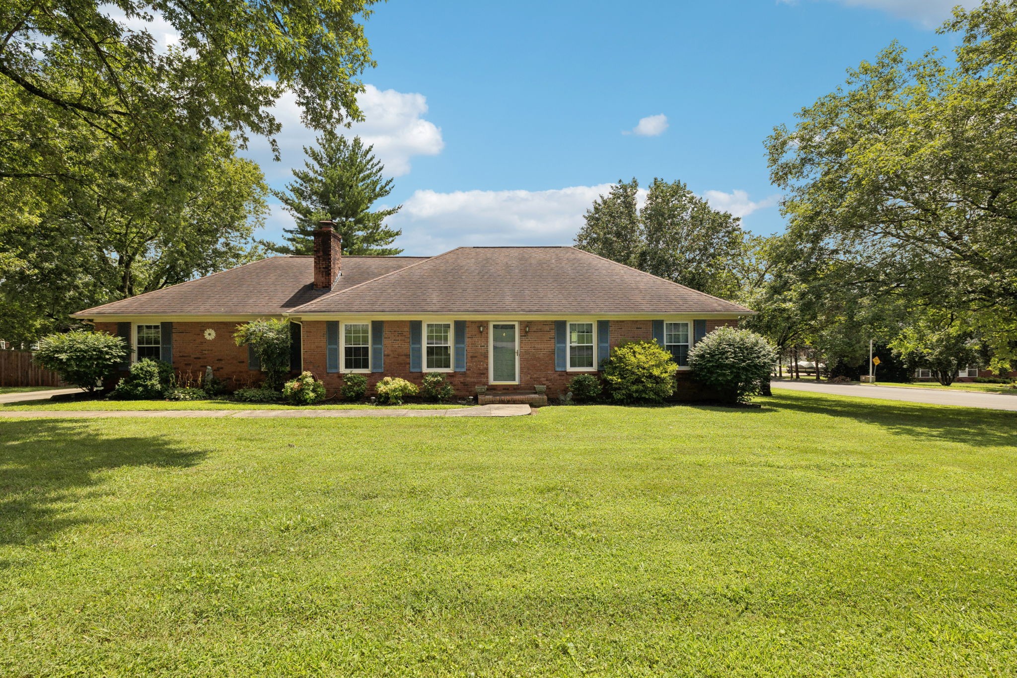 519 Irongate Blvd Property Photo 1