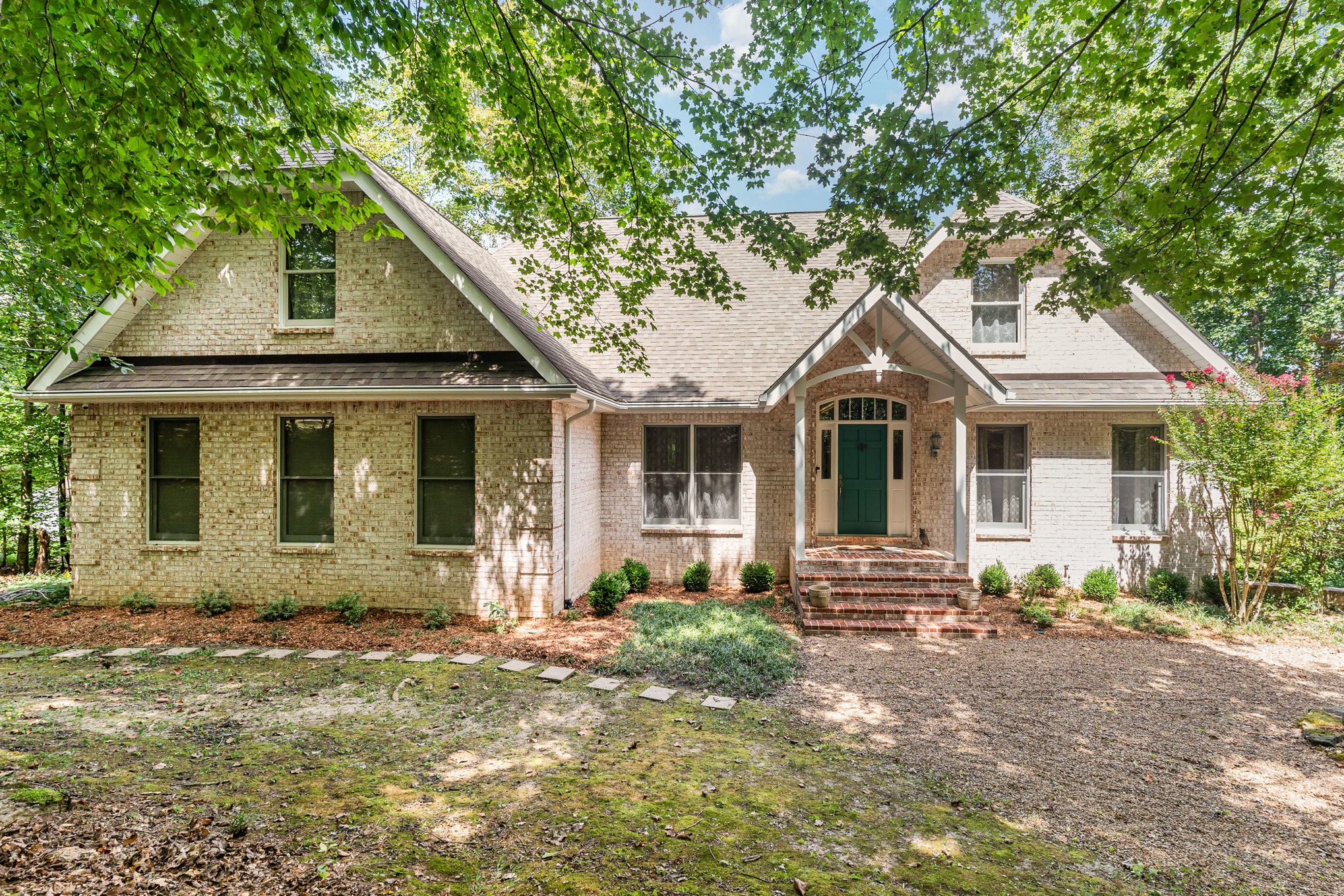 1008 Ridgecrest Dr Property Photo 1