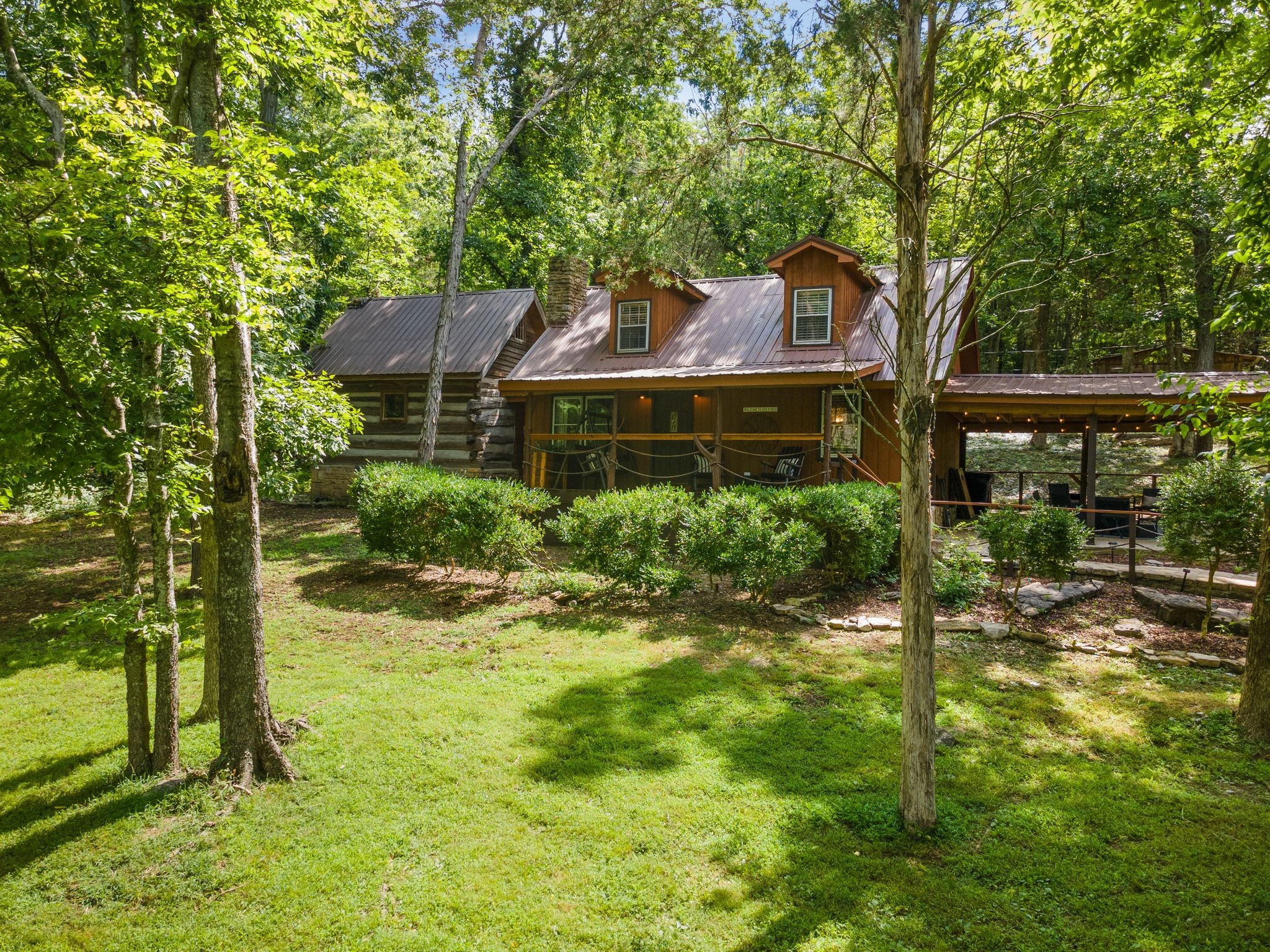 1115 Bear Creek Pike Property Photo 1