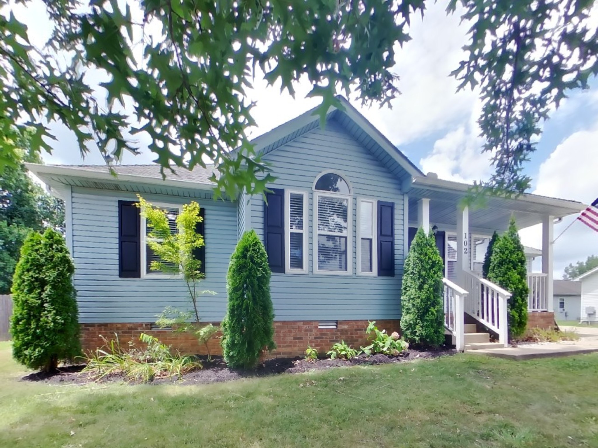 102 Amelia Ct Property Photo 1