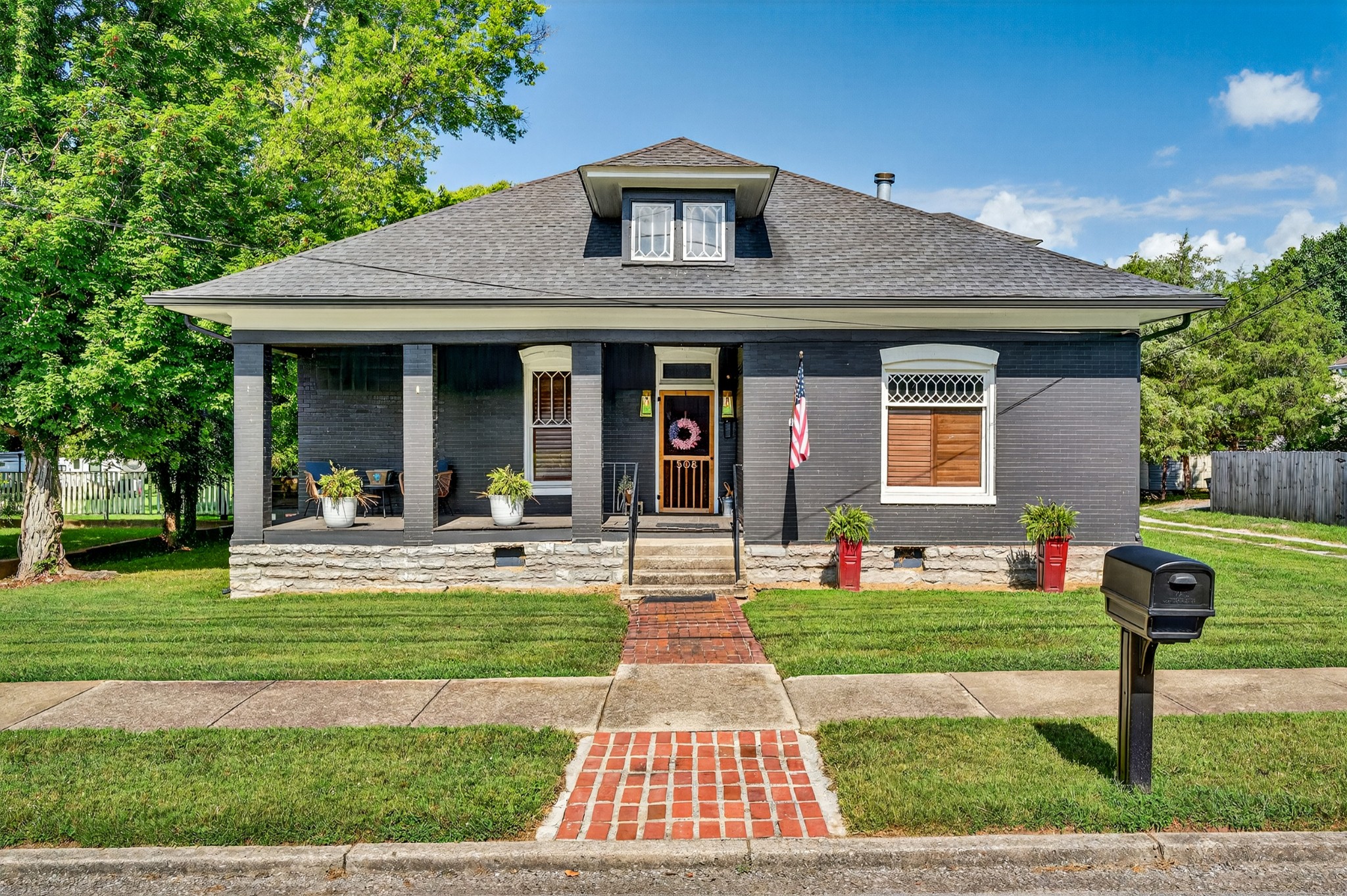 508 Lincoln Ave, N Property Photo 1
