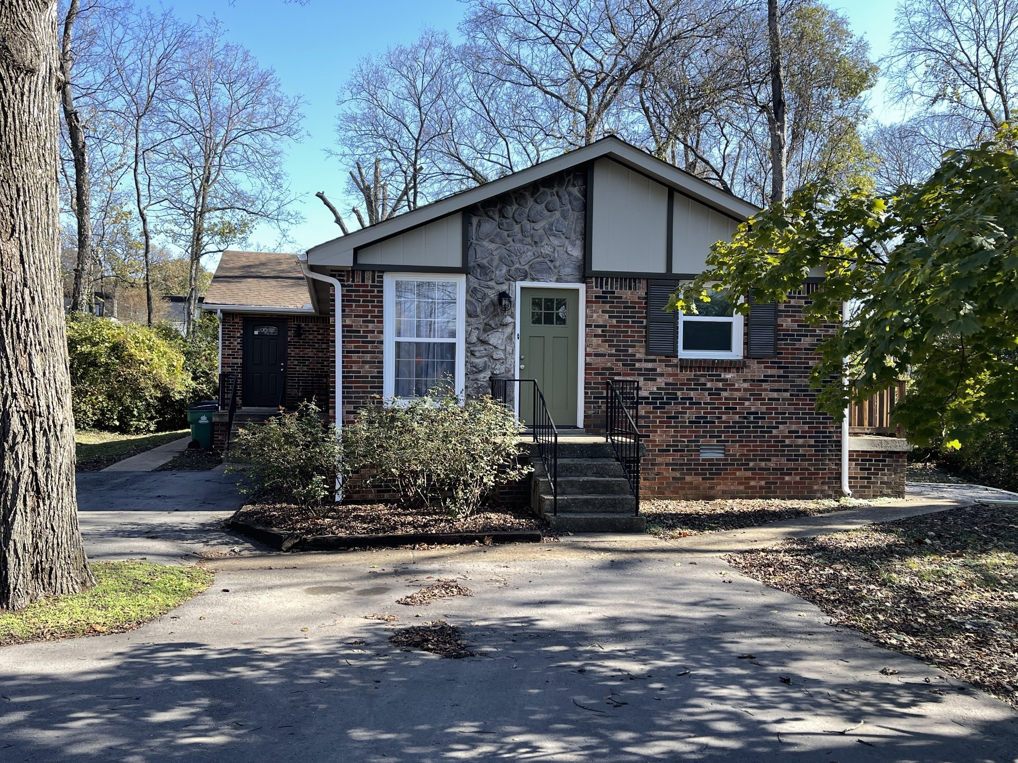 3112 Lealand Ln Property Photo 1