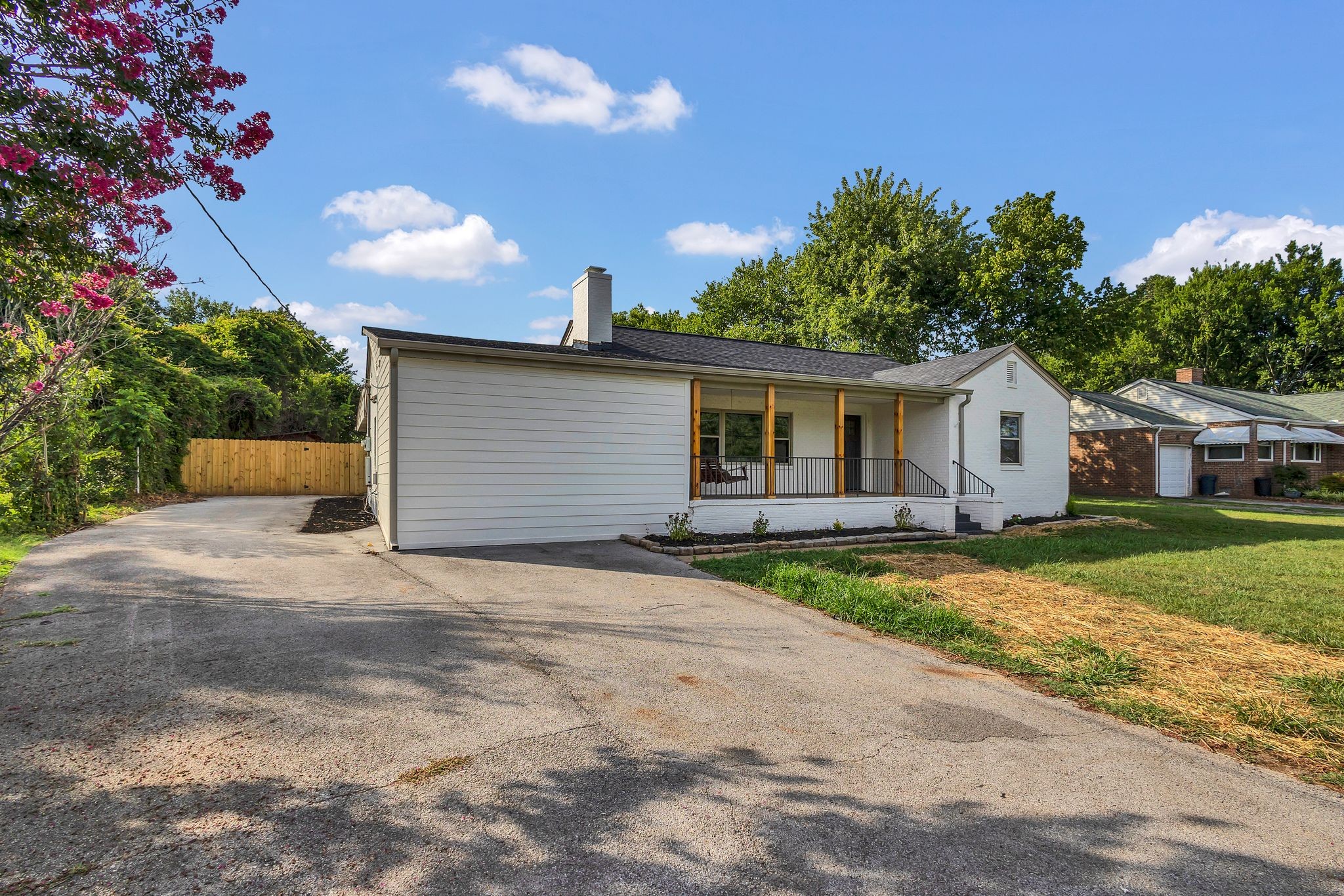 507 Lindy Dr Property Photo 3