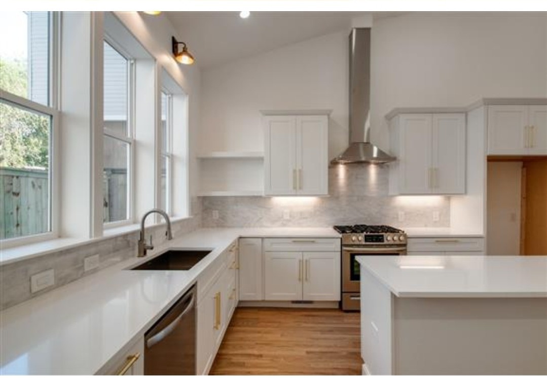 814 Powers Ave Property Photo 3