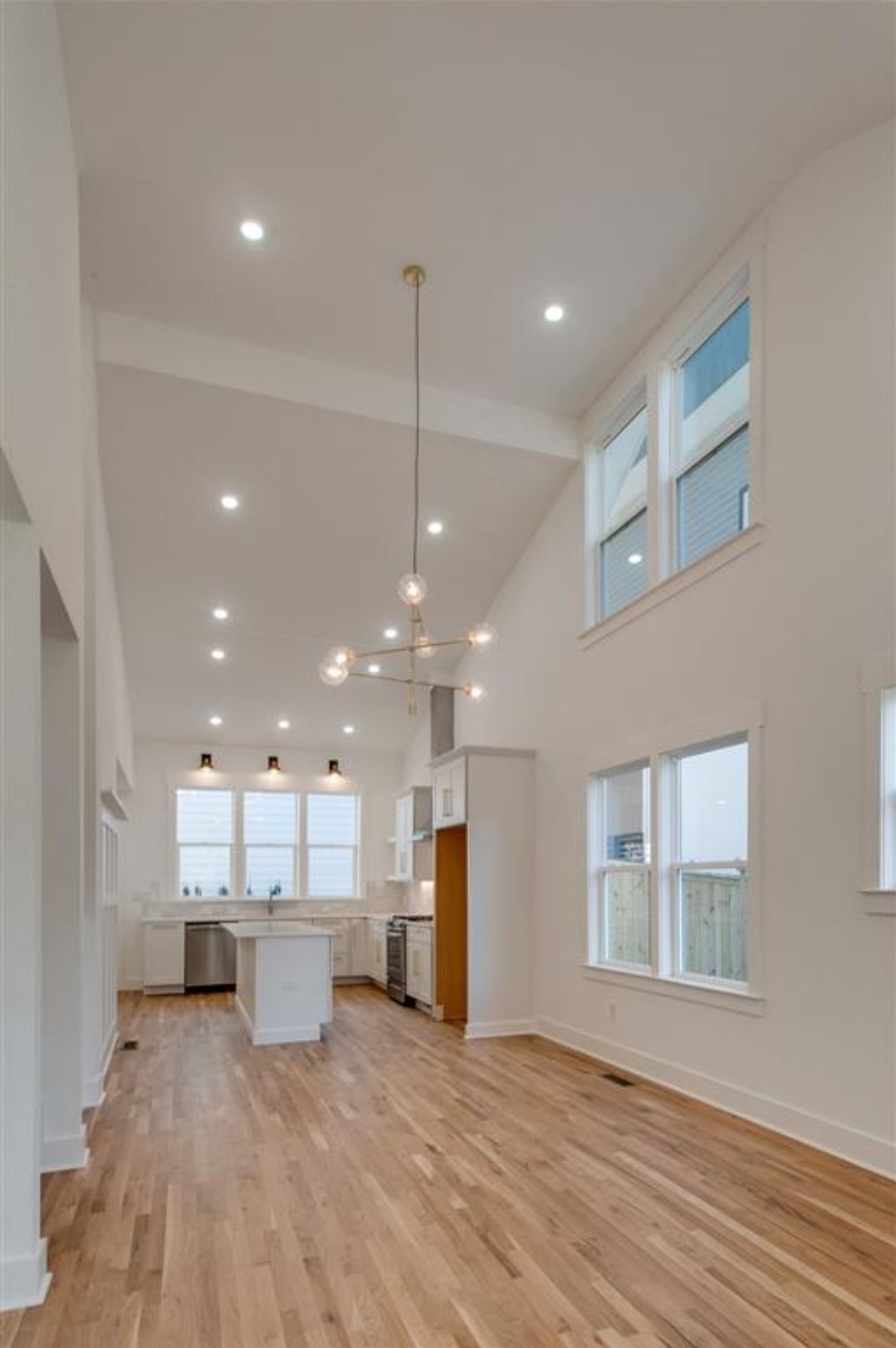 814 Powers Ave Property Photo 7