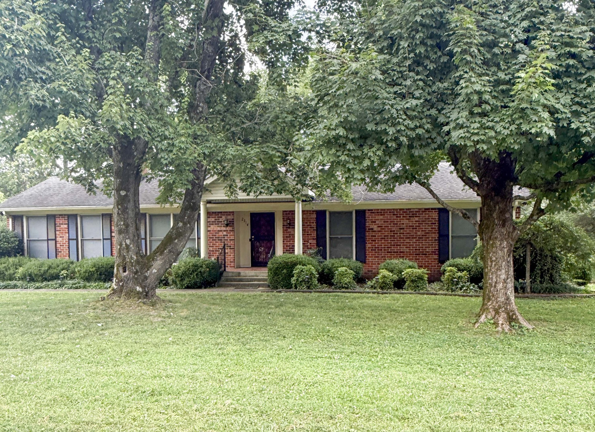2314 Battleground Dr Property Photo 1