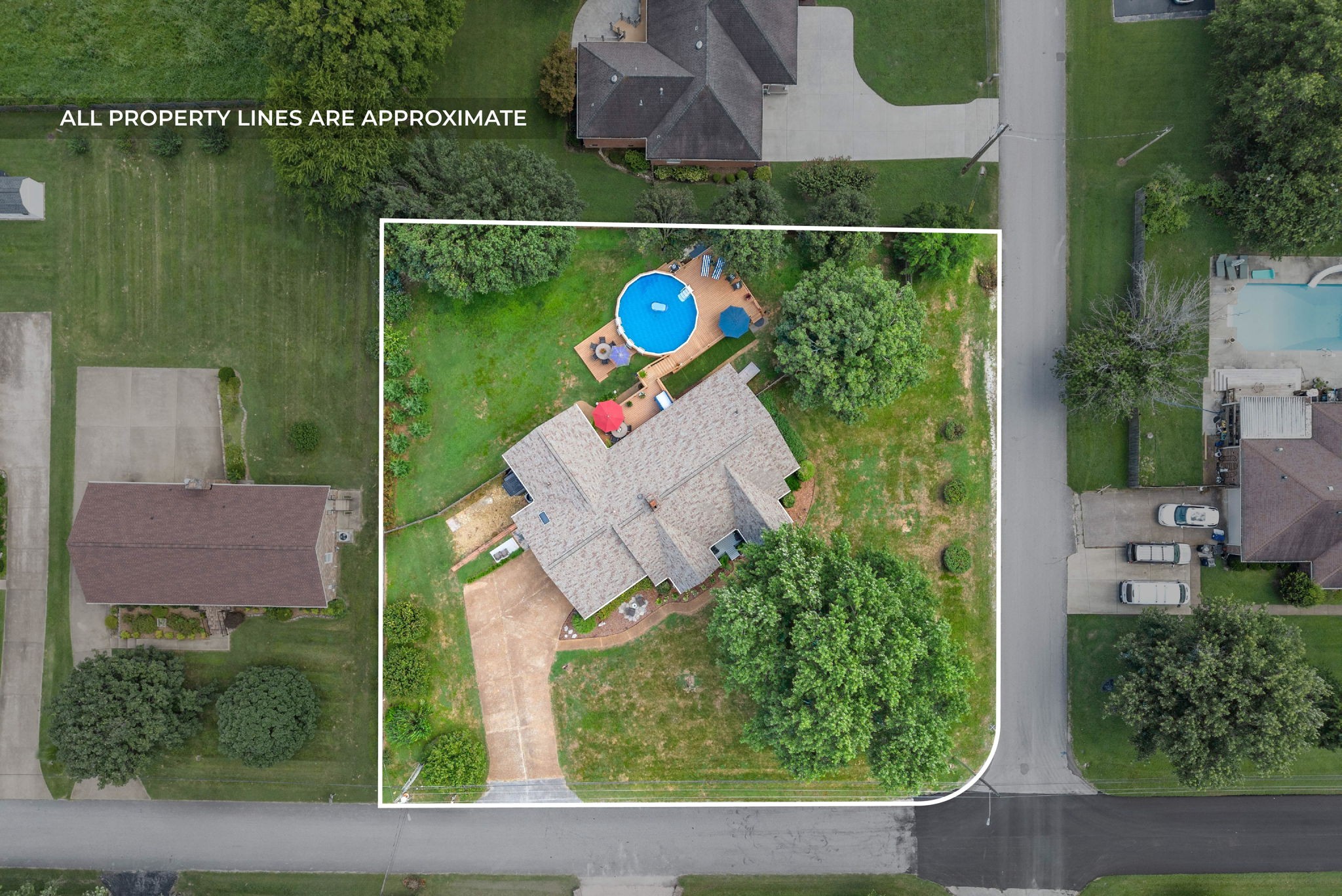 1415 Spainwood St Property Photo 8