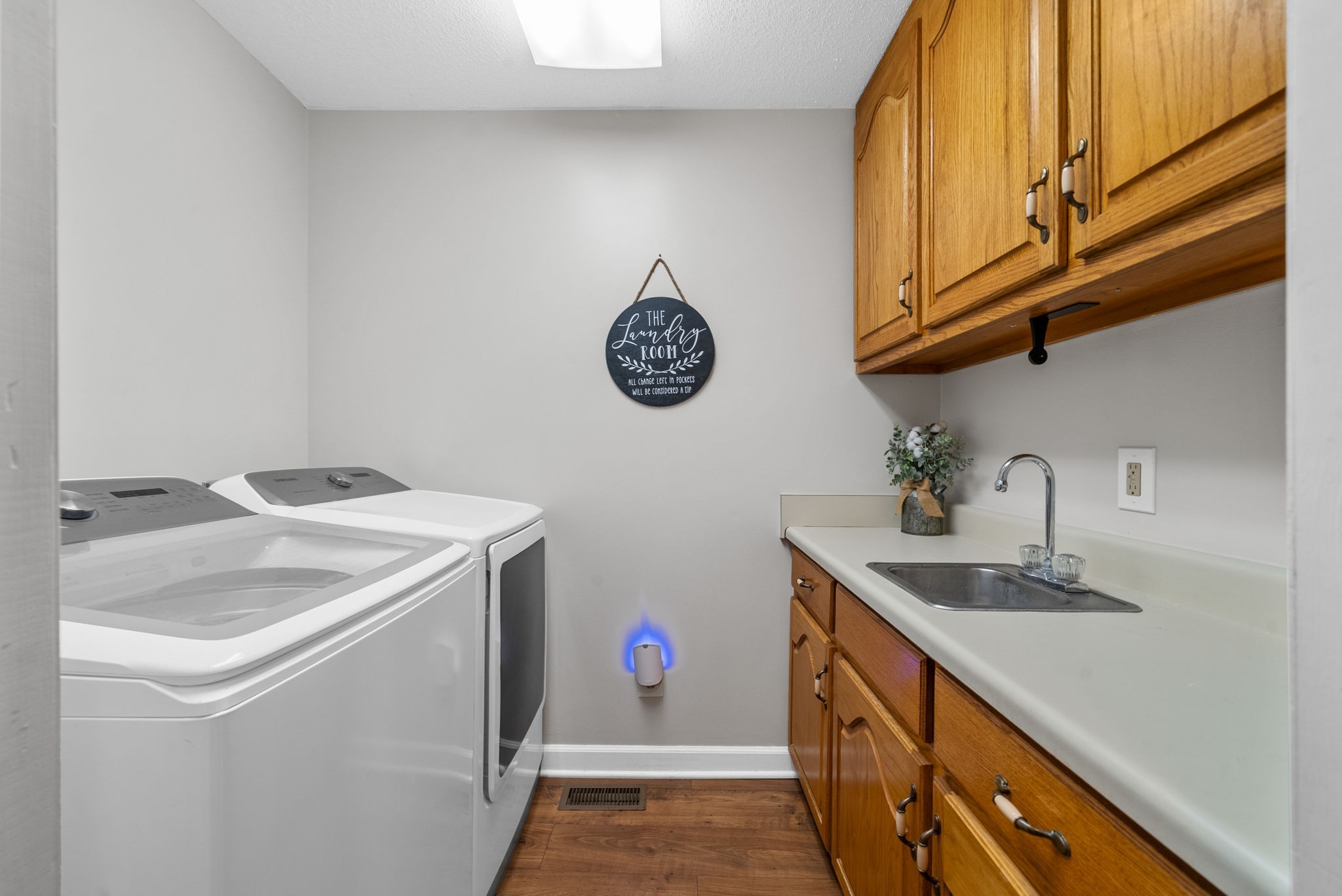 1415 Spainwood St Property Photo 23