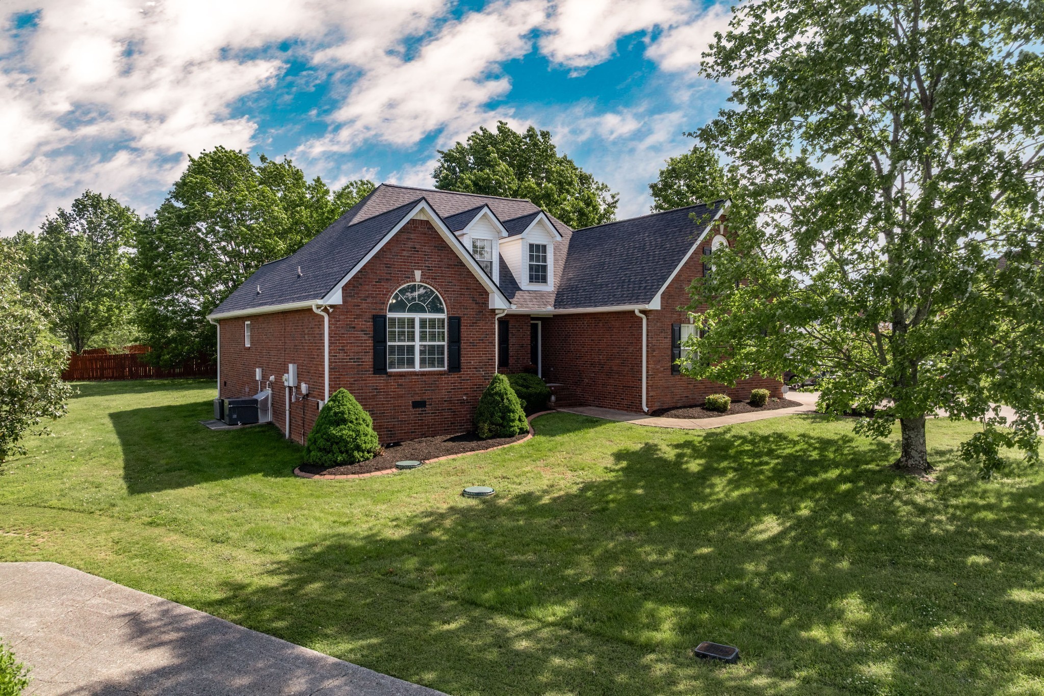 116 Winter Wood Dr, N Property Photo 1