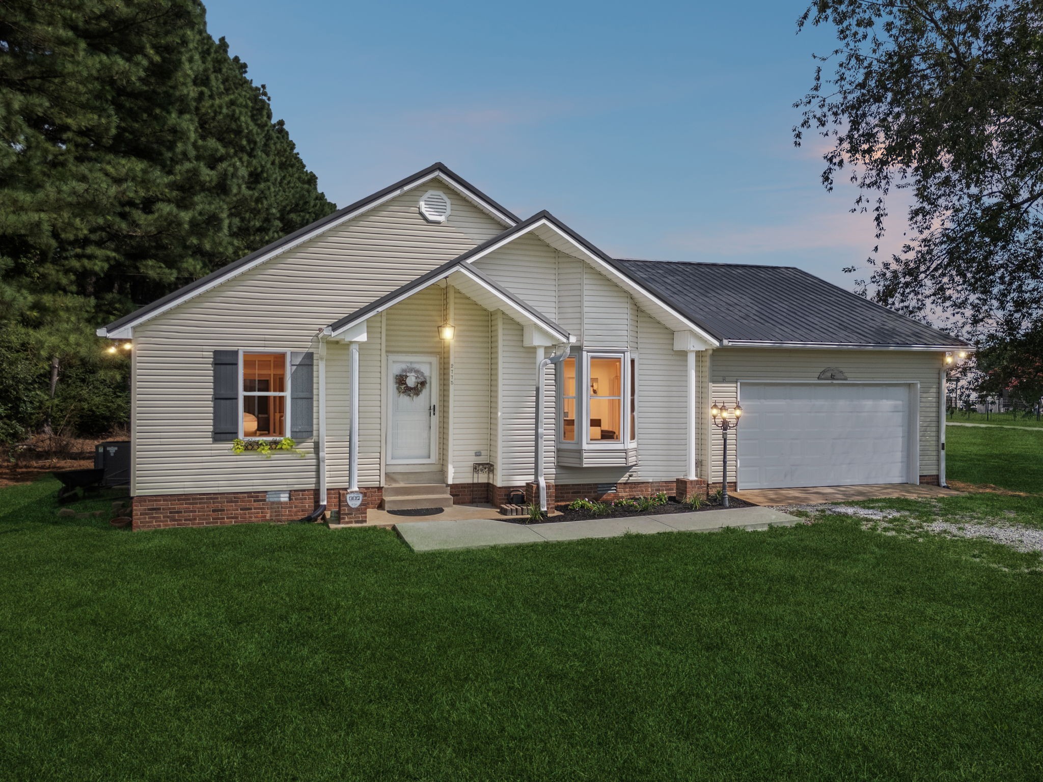 2775 Airport Rd Property Photo 1