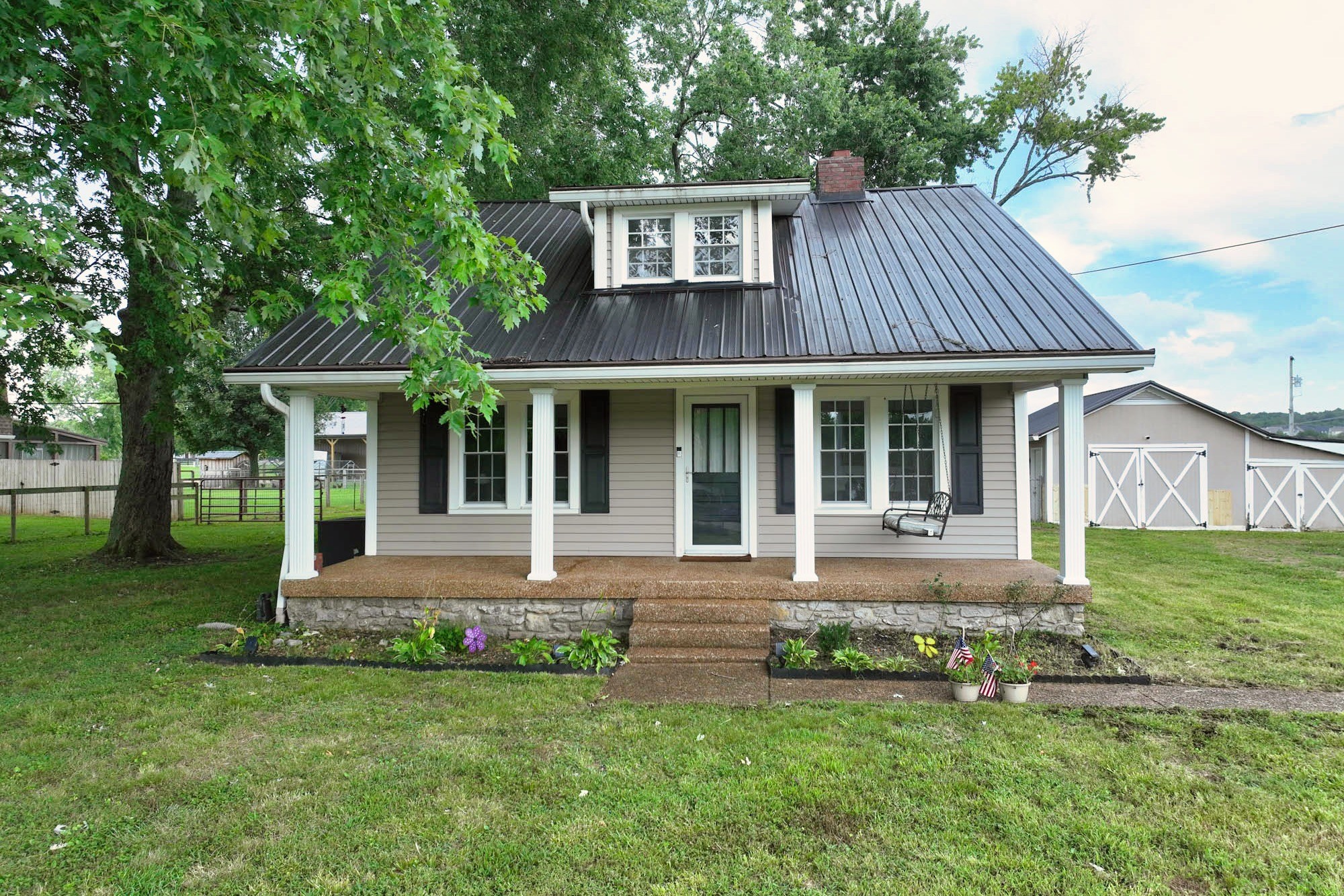 2138 Long Hollow Pike Property Photo 1
