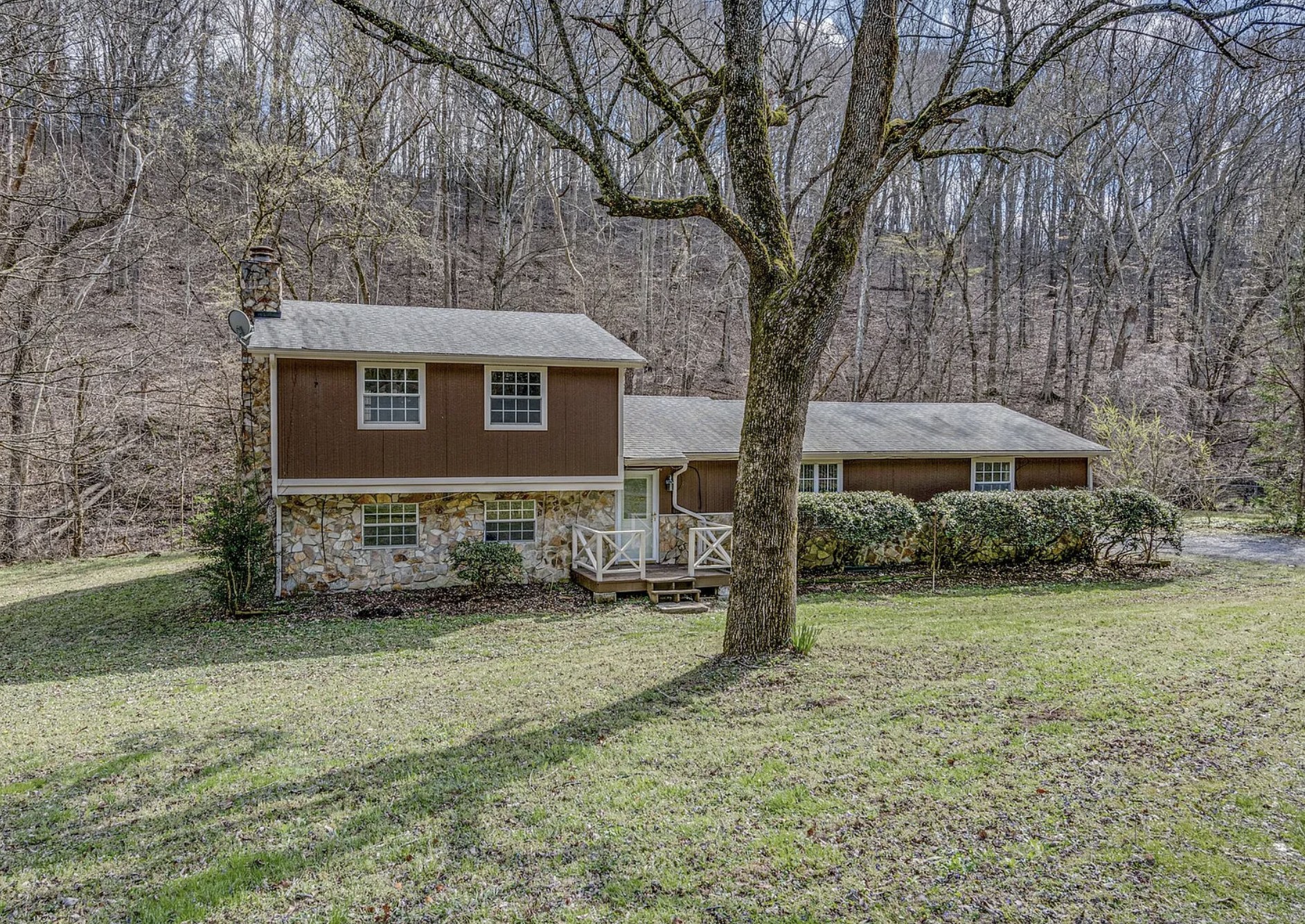1037 Green Valley Dr Property Photo 1