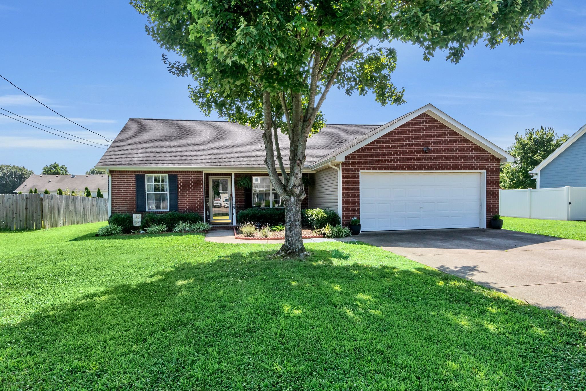 2918 Henderson Ln Property Photo 1