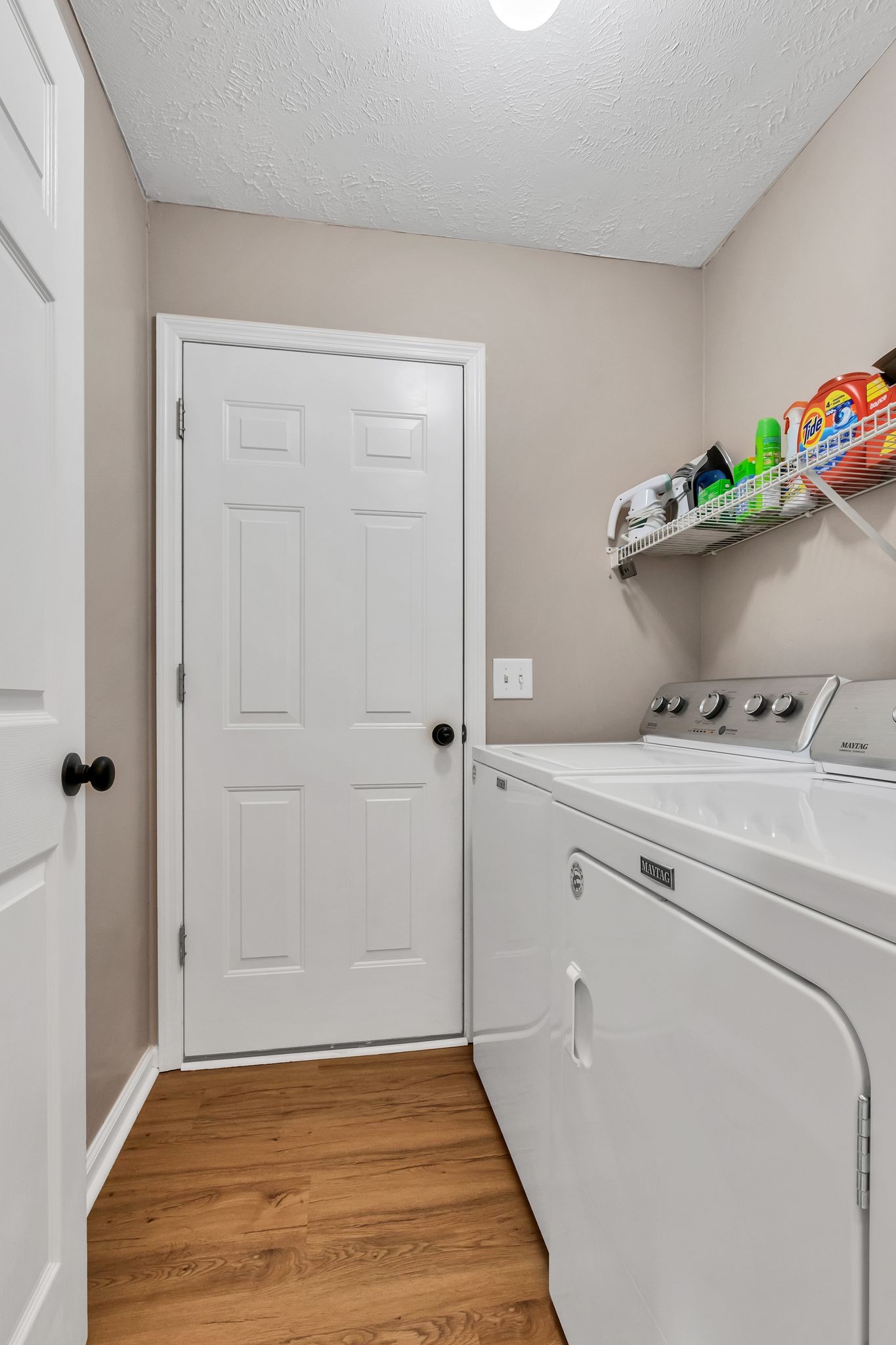 2918 Henderson Ln Property Photo 17